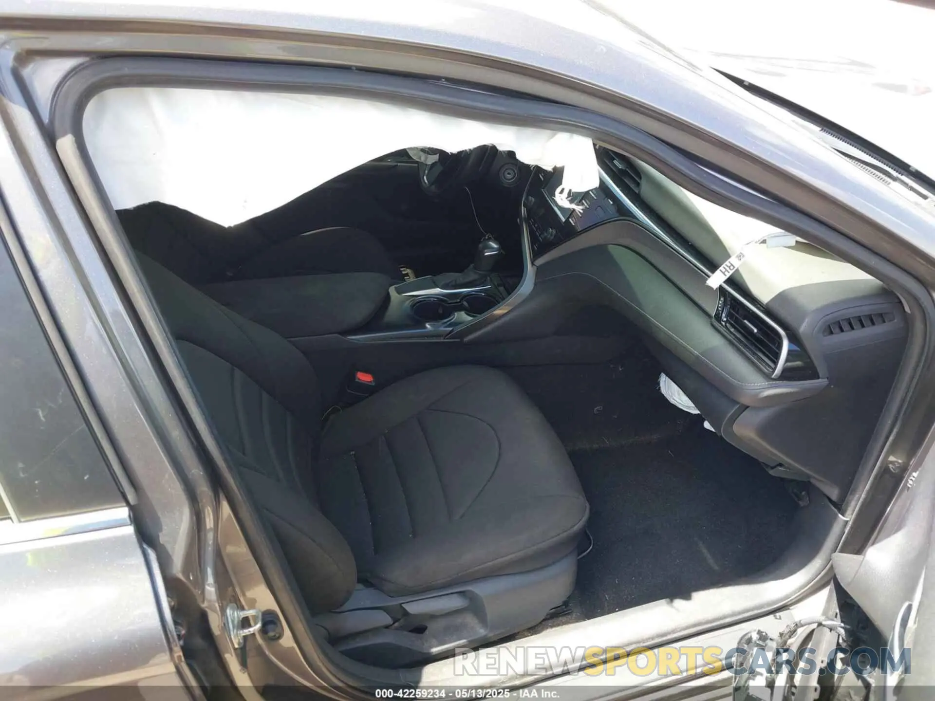 5 Photograph of a damaged car 4T1G11AK7LU962743 TOYOTA CAMRY 2020