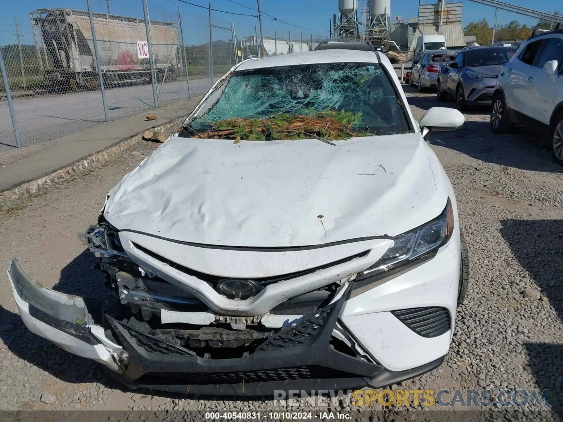 11 Photograph of a damaged car 4T1G11AK7LU967358 TOYOTA CAMRY 2020