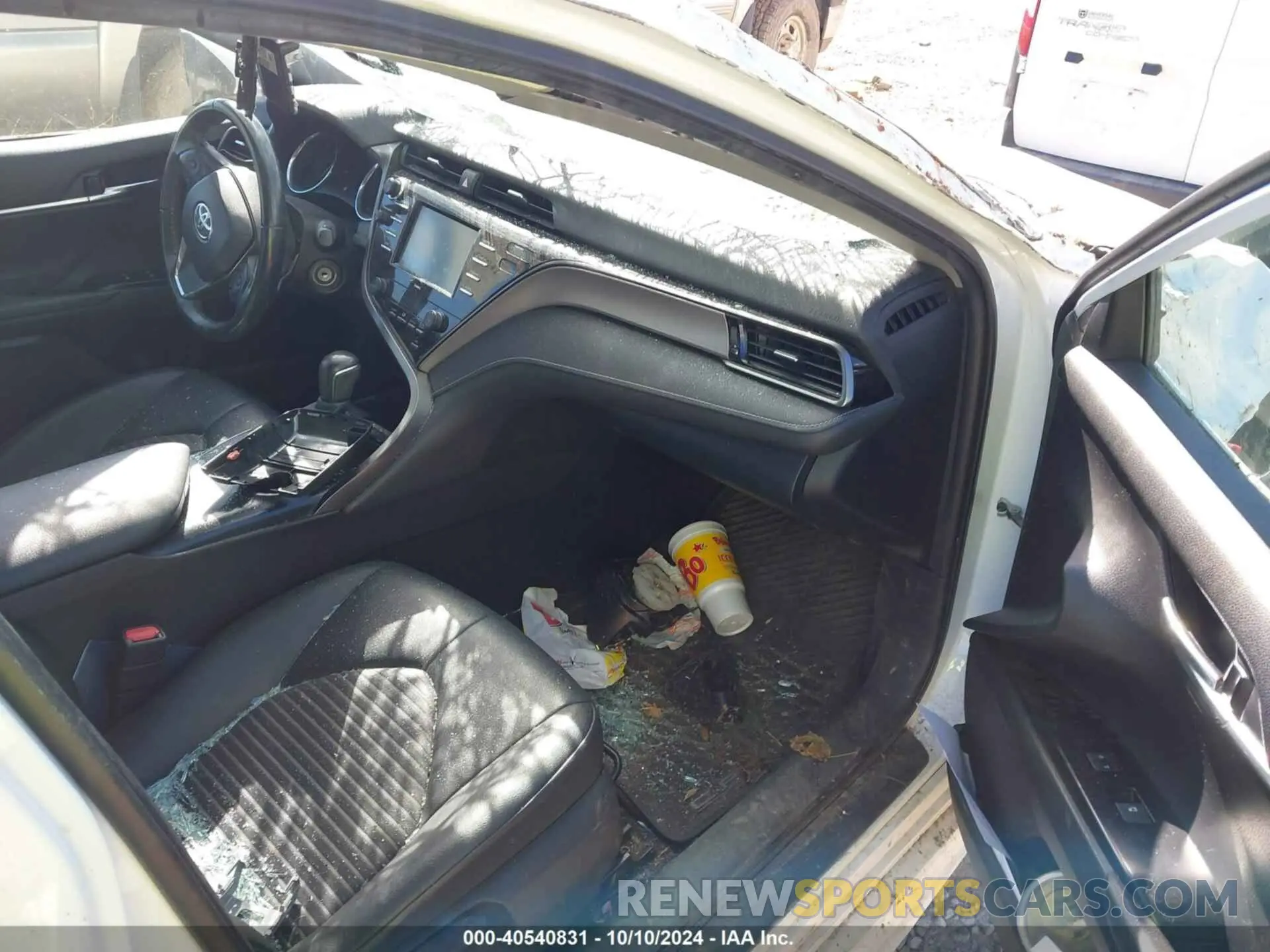 5 Photograph of a damaged car 4T1G11AK7LU967358 TOYOTA CAMRY 2020