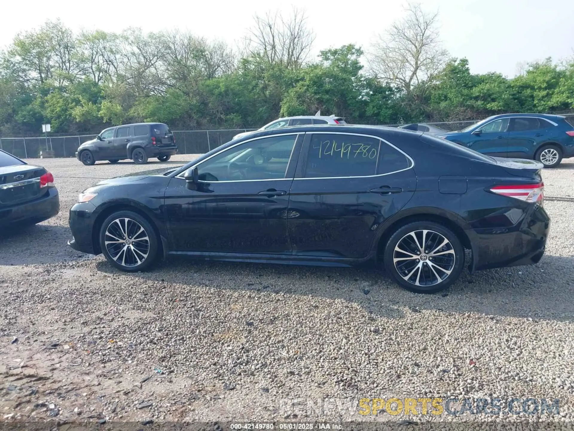 14 Photograph of a damaged car 4T1G11AK7LU970275 TOYOTA CAMRY 2020