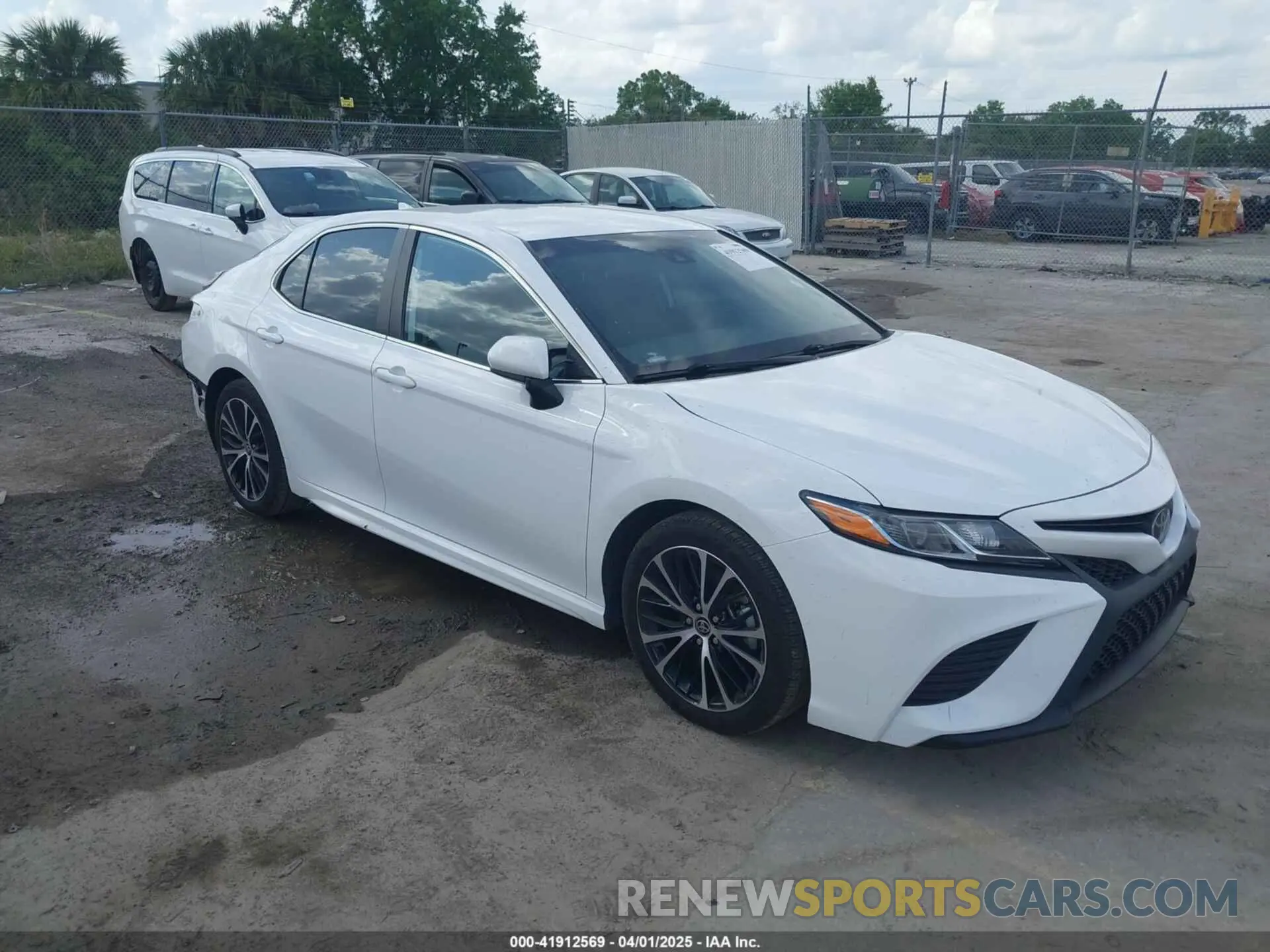 1 Photograph of a damaged car 4T1G11AK7LU975234 TOYOTA CAMRY 2020