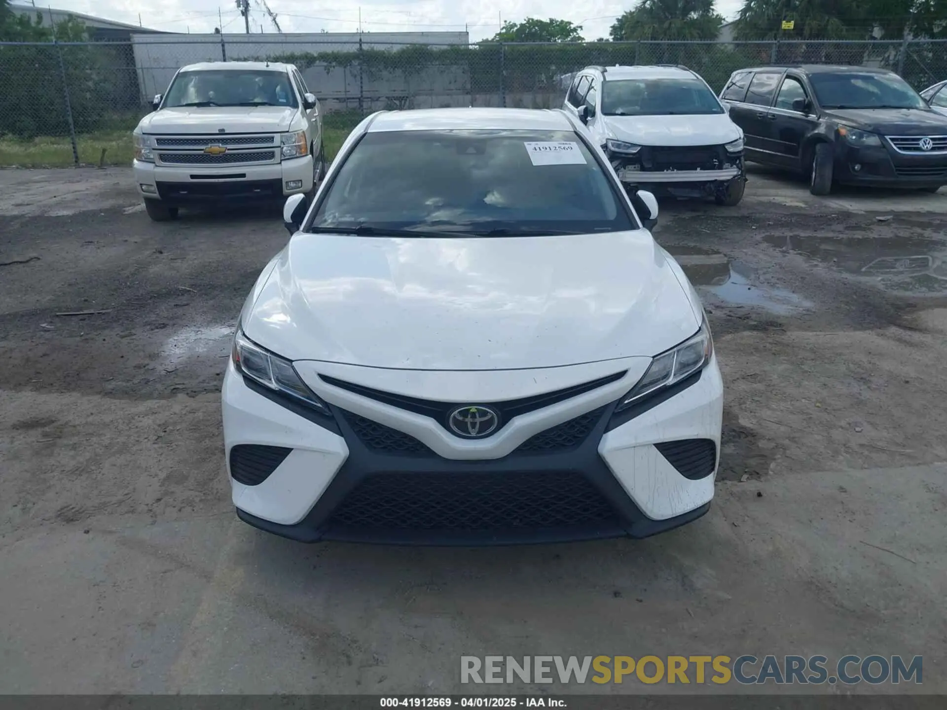 12 Photograph of a damaged car 4T1G11AK7LU975234 TOYOTA CAMRY 2020