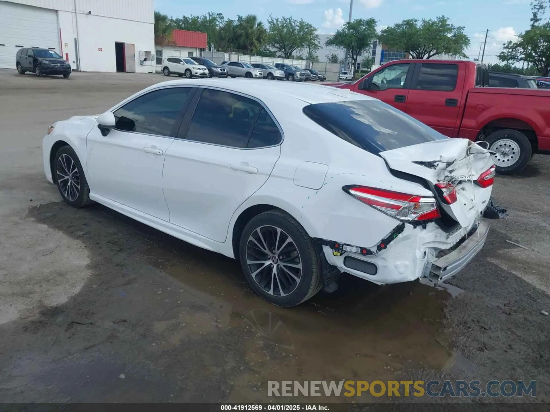 3 Photograph of a damaged car 4T1G11AK7LU975234 TOYOTA CAMRY 2020