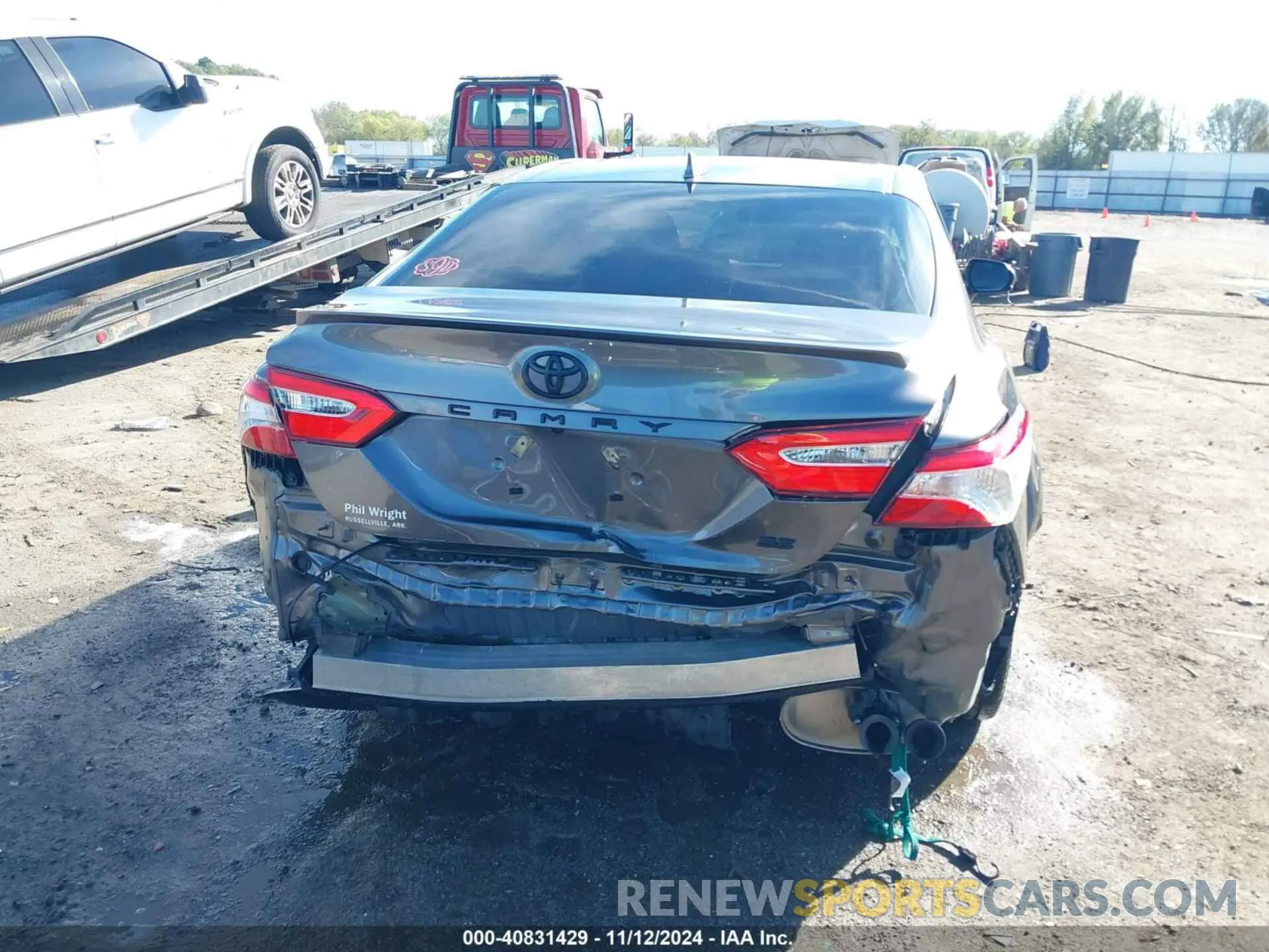 16 Photograph of a damaged car 4T1G11AK7LU979767 TOYOTA CAMRY 2020