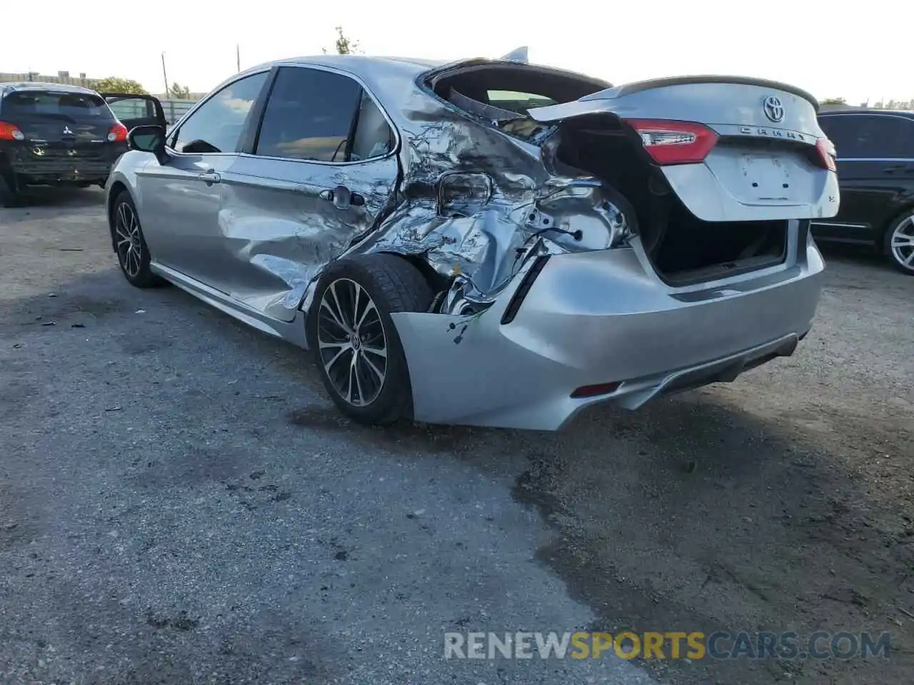 3 Photograph of a damaged car 4T1G11AK7LU982040 TOYOTA CAMRY 2020