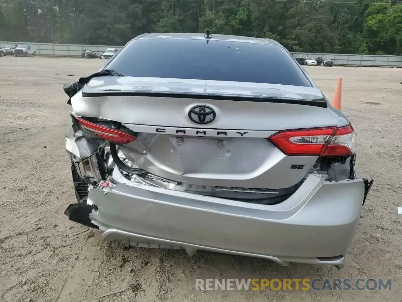 6 Photograph of a damaged car 4T1G11AK8LU316773 TOYOTA CAMRY 2020