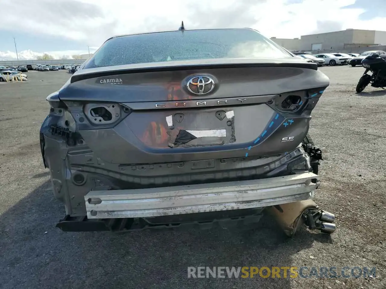 6 Photograph of a damaged car 4T1G11AK8LU318698 TOYOTA CAMRY 2020