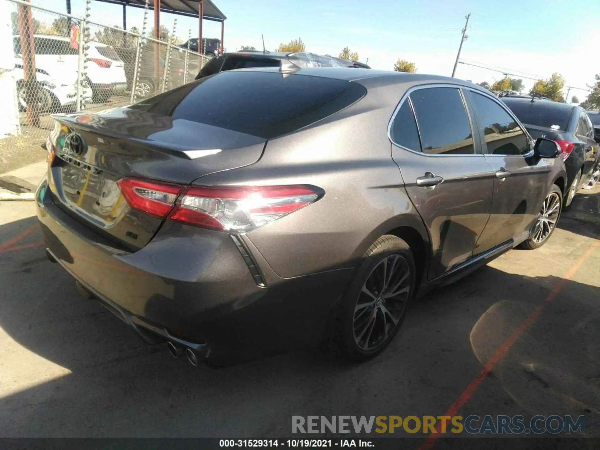 4 Photograph of a damaged car 4T1G11AK8LU328048 TOYOTA CAMRY 2020