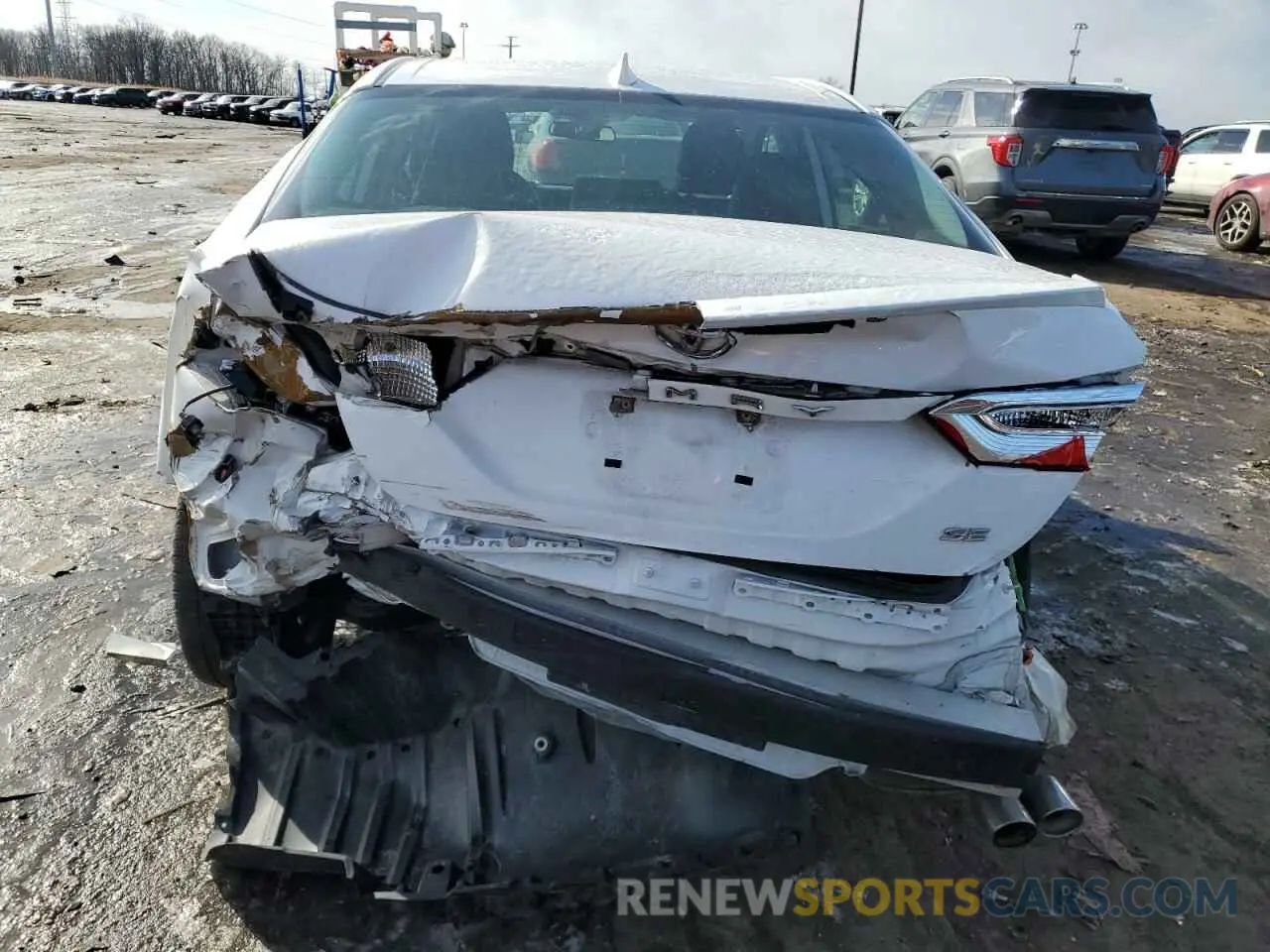 6 Photograph of a damaged car 4T1G11AK8LU331466 TOYOTA CAMRY 2020