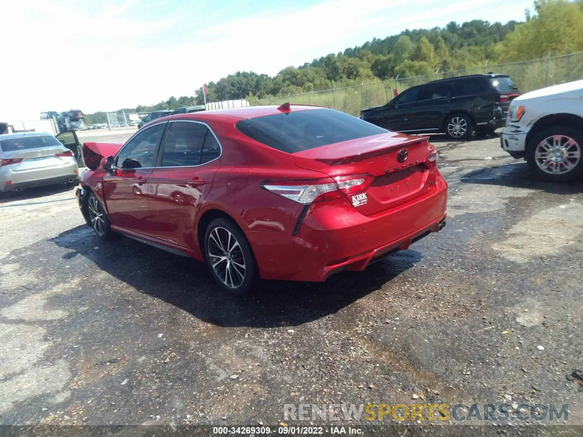 3 Photograph of a damaged car 4T1G11AK8LU338028 TOYOTA CAMRY 2020