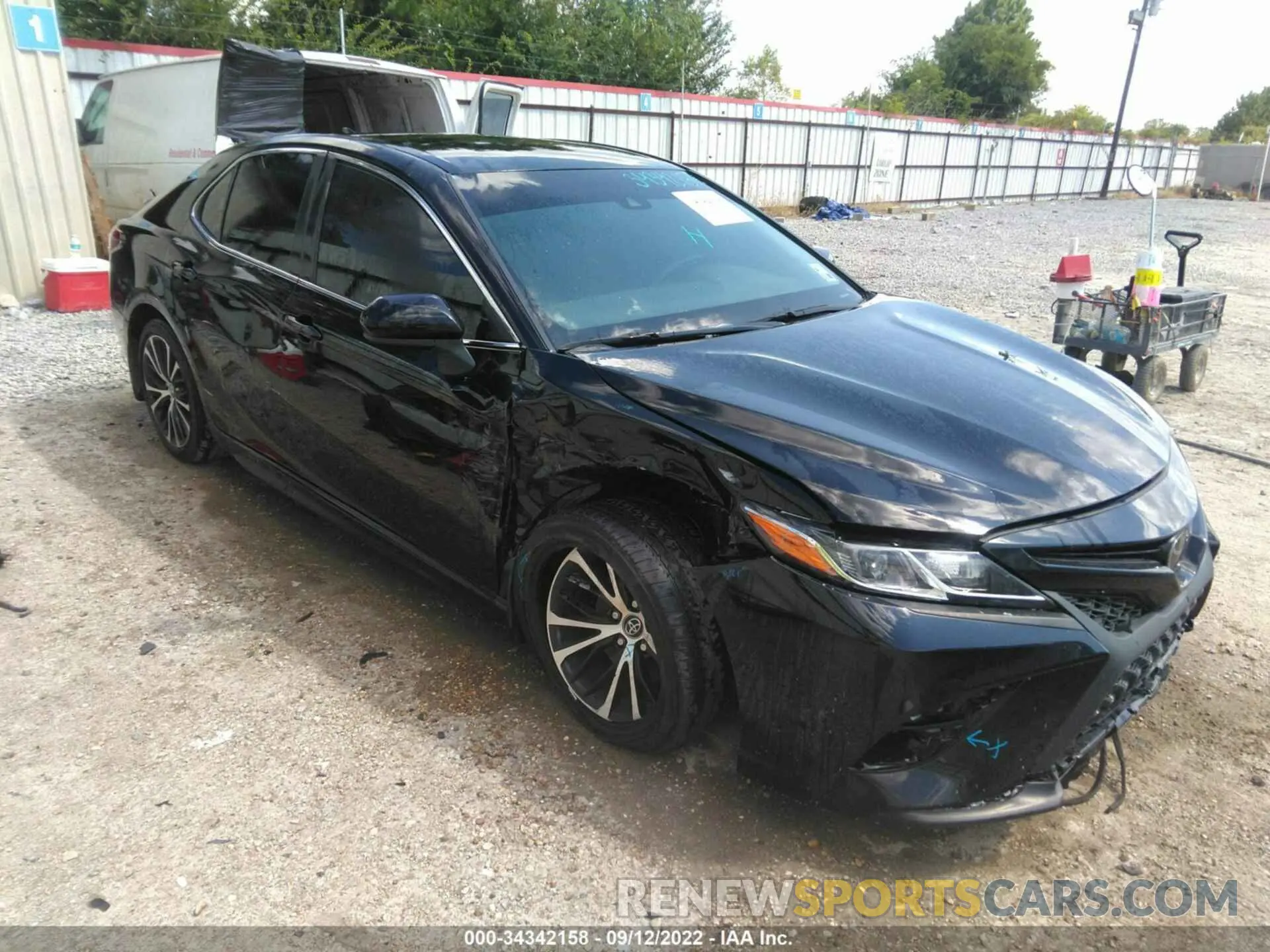 1 Photograph of a damaged car 4T1G11AK8LU340703 TOYOTA CAMRY 2020