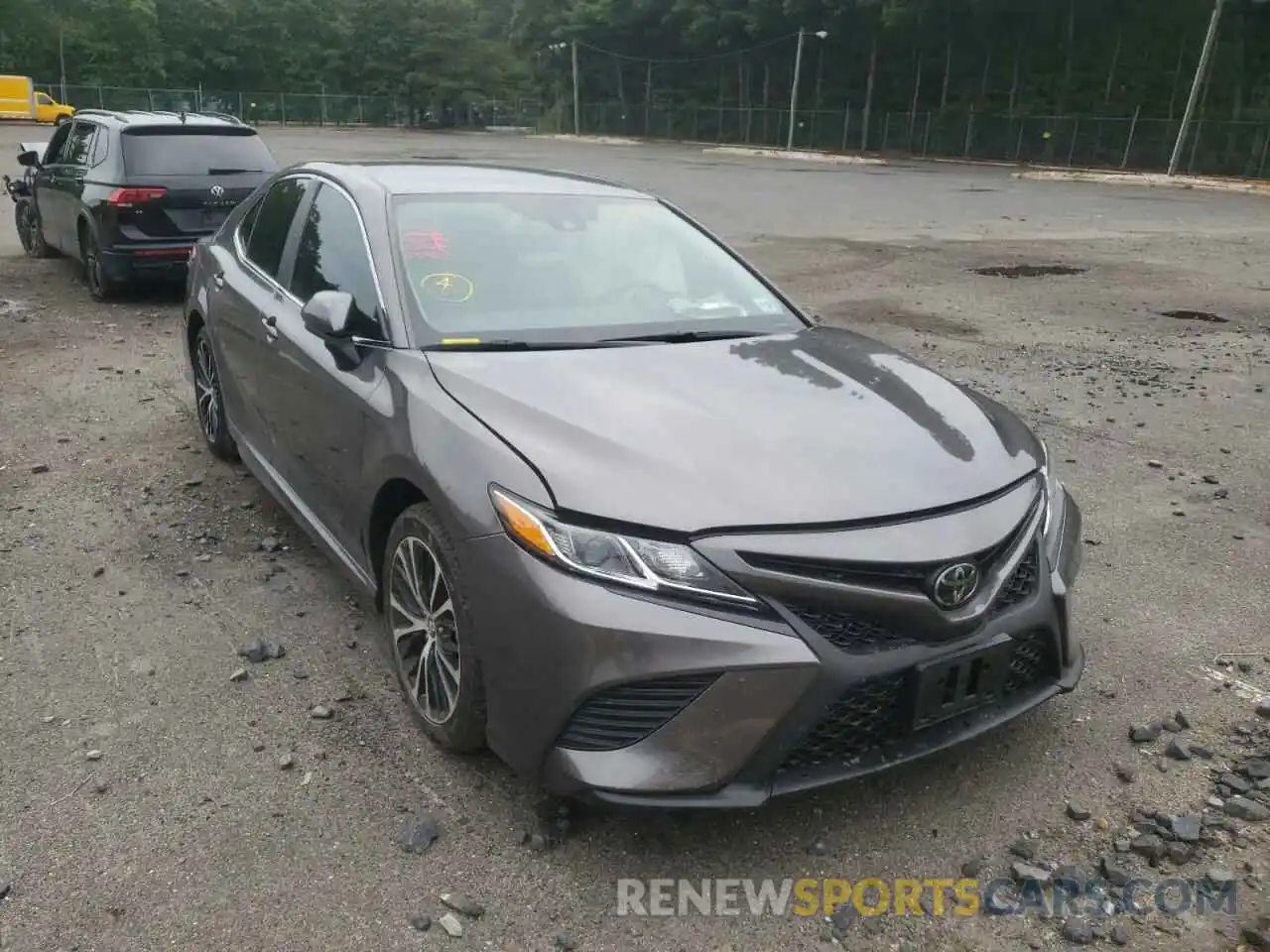 1 Photograph of a damaged car 4T1G11AK8LU341558 TOYOTA CAMRY 2020