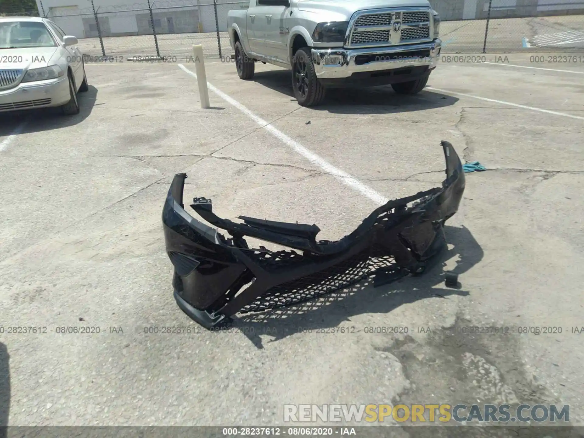 12 Photograph of a damaged car 4T1G11AK8LU355430 TOYOTA CAMRY 2020