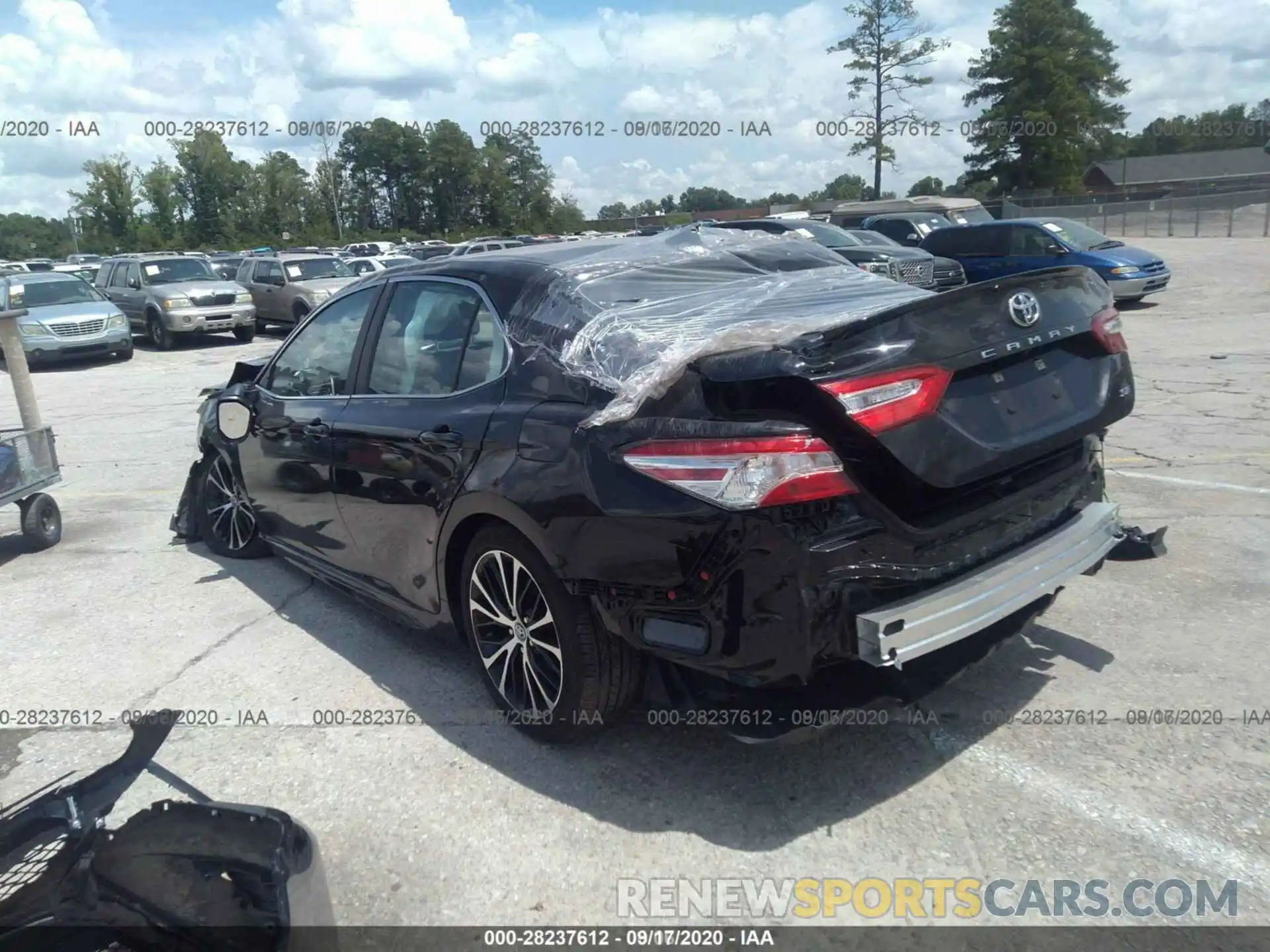 15 Photograph of a damaged car 4T1G11AK8LU355430 TOYOTA CAMRY 2020