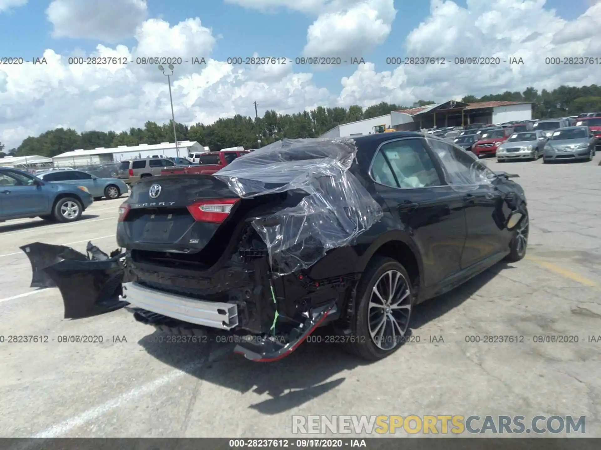 16 Photograph of a damaged car 4T1G11AK8LU355430 TOYOTA CAMRY 2020