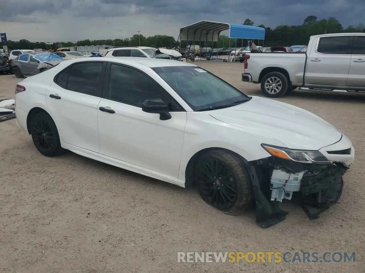 4 Photograph of a damaged car 4T1G11AK8LU356271 TOYOTA CAMRY 2020