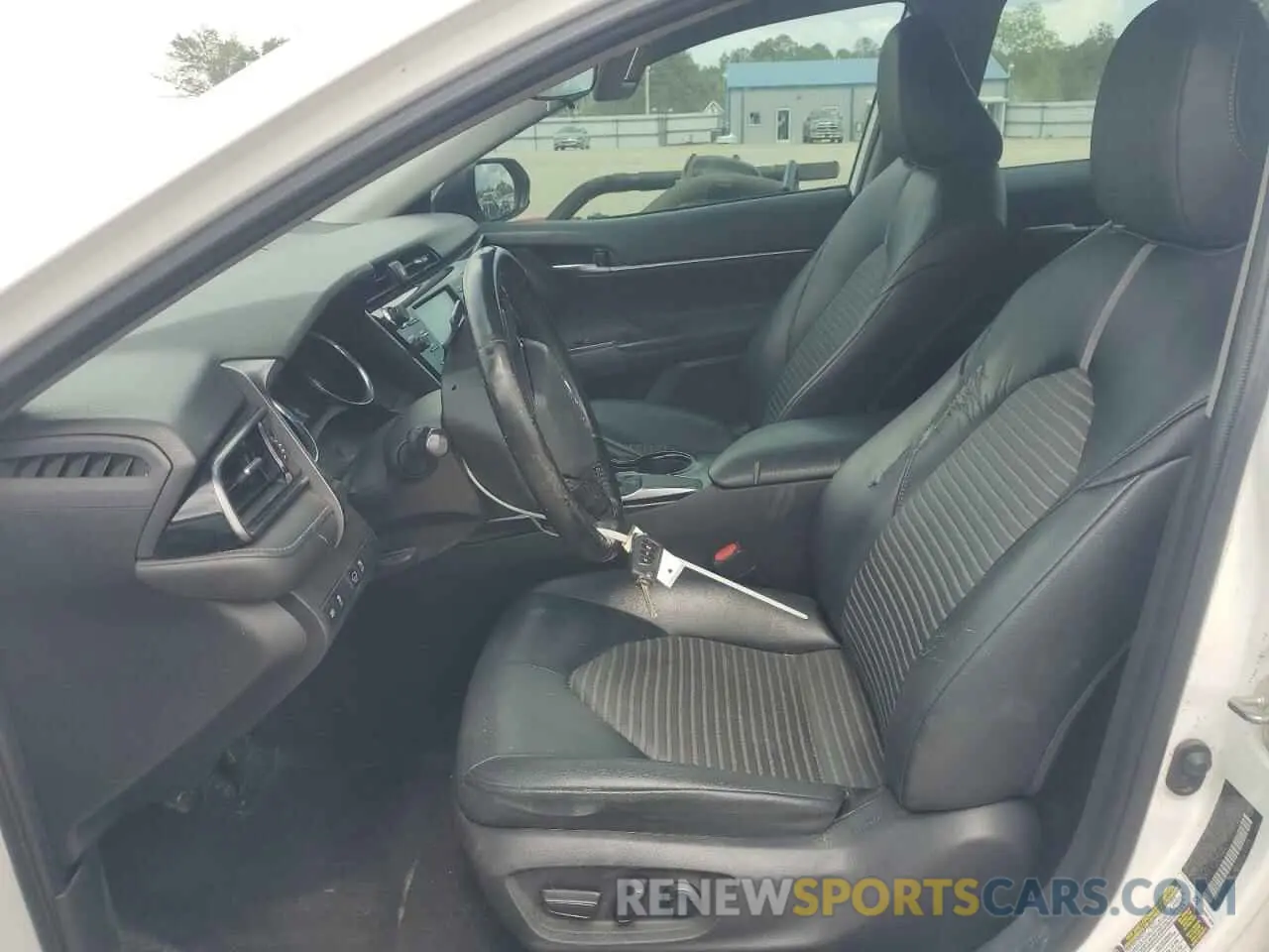7 Photograph of a damaged car 4T1G11AK8LU356271 TOYOTA CAMRY 2020