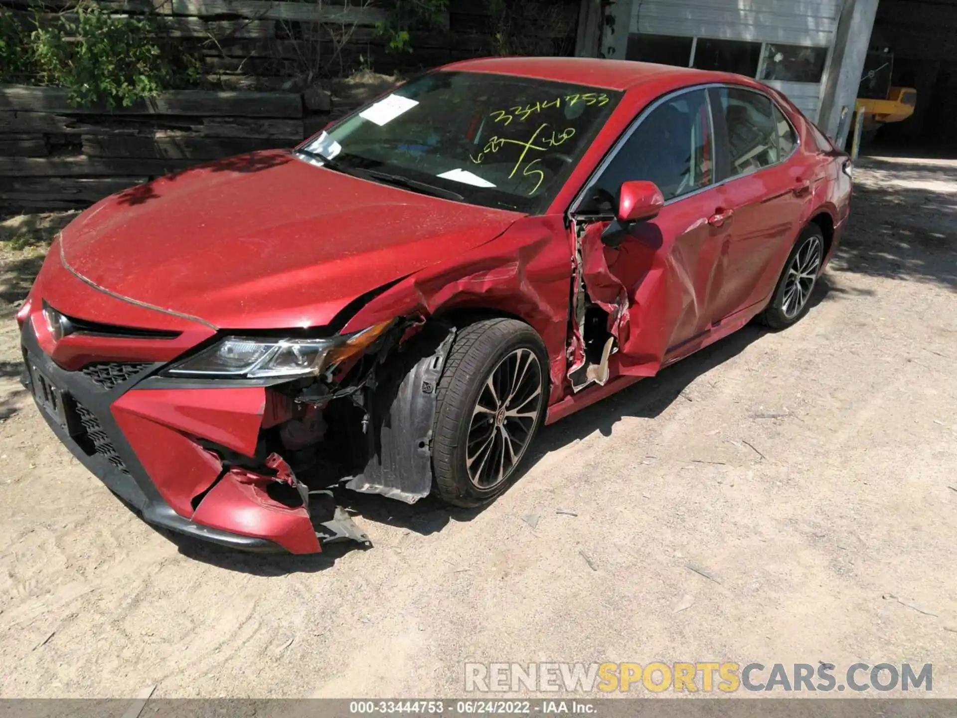 2 Photograph of a damaged car 4T1G11AK8LU358232 TOYOTA CAMRY 2020