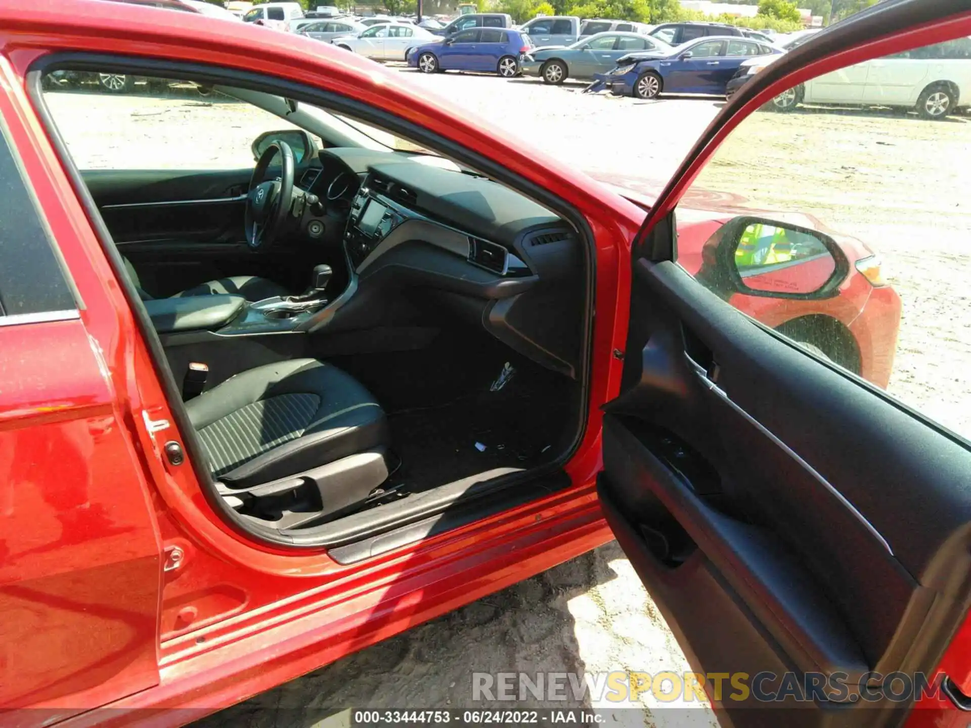 5 Photograph of a damaged car 4T1G11AK8LU358232 TOYOTA CAMRY 2020