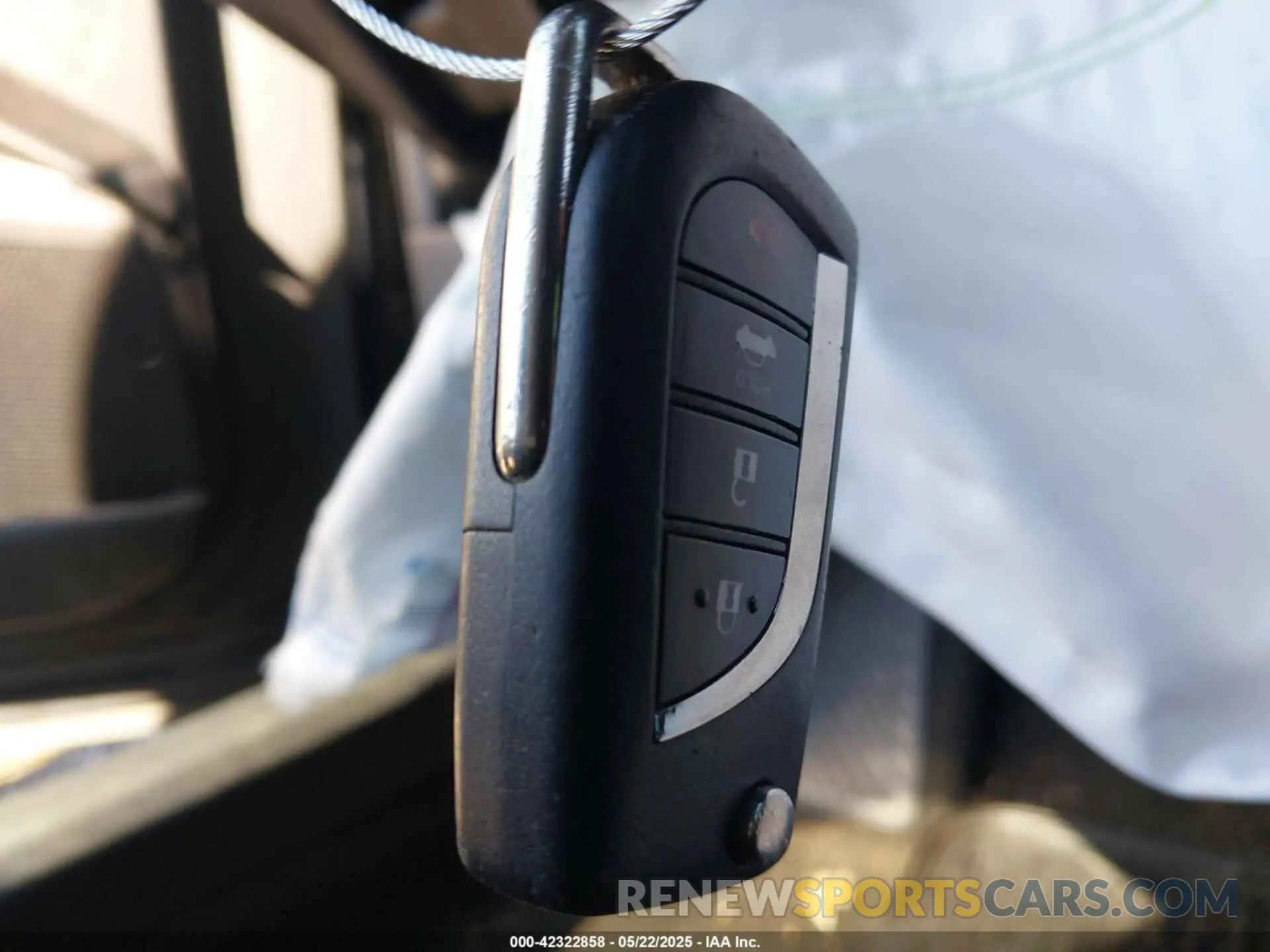 11 Photograph of a damaged car 4T1G11AK8LU362751 TOYOTA CAMRY 2020