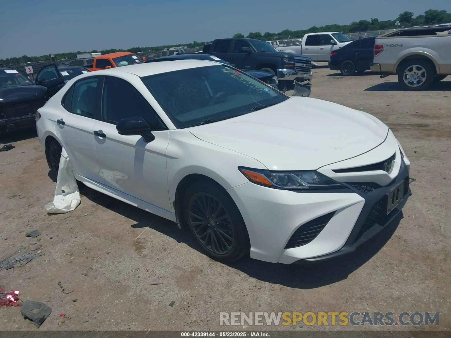 1 Photograph of a damaged car 4T1G11AK8LU362863 TOYOTA CAMRY 2020