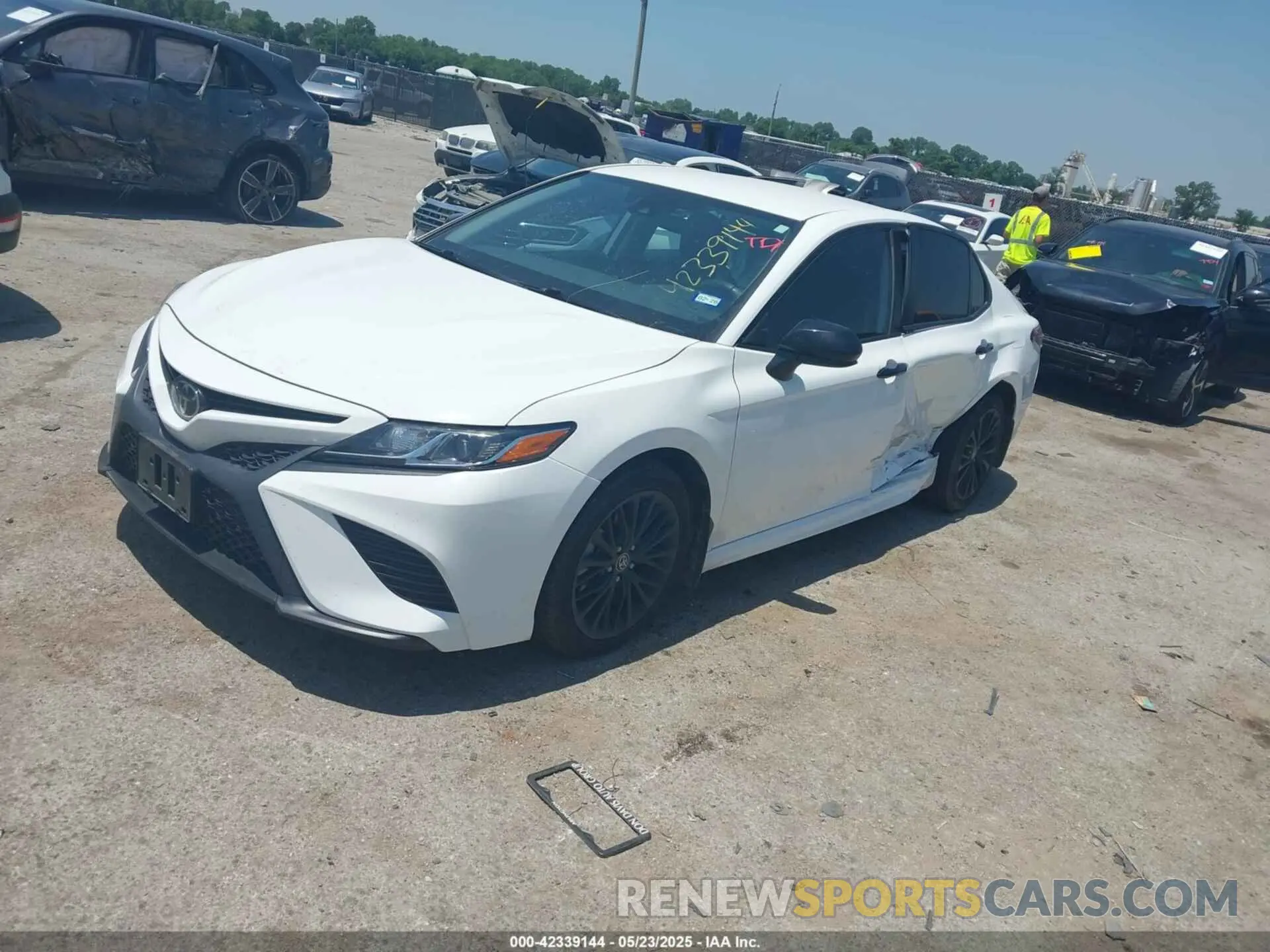 2 Photograph of a damaged car 4T1G11AK8LU362863 TOYOTA CAMRY 2020