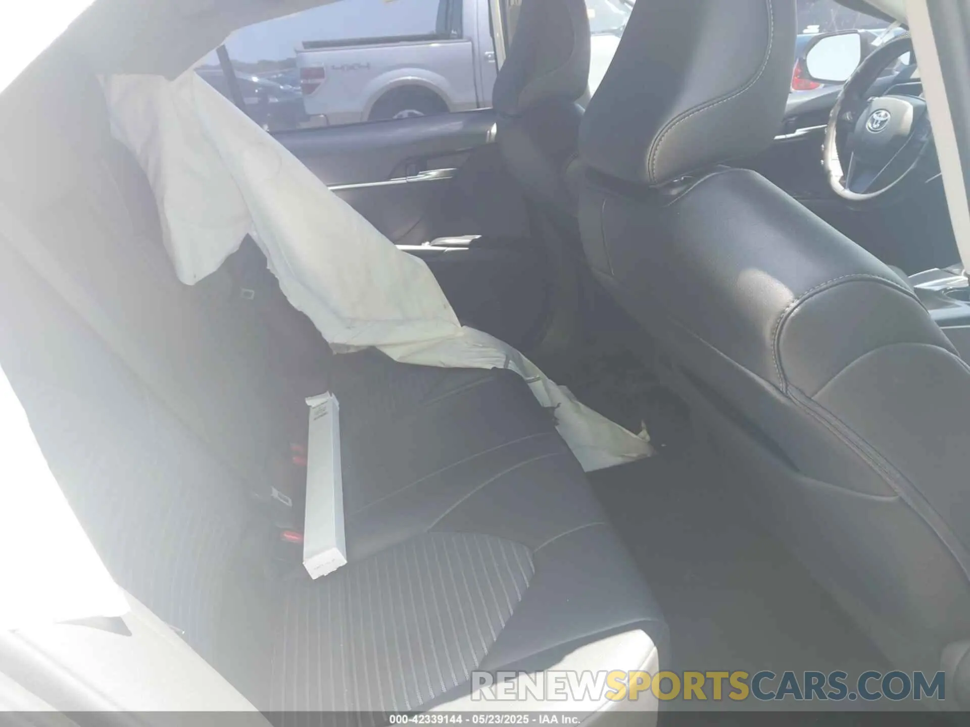 8 Photograph of a damaged car 4T1G11AK8LU362863 TOYOTA CAMRY 2020