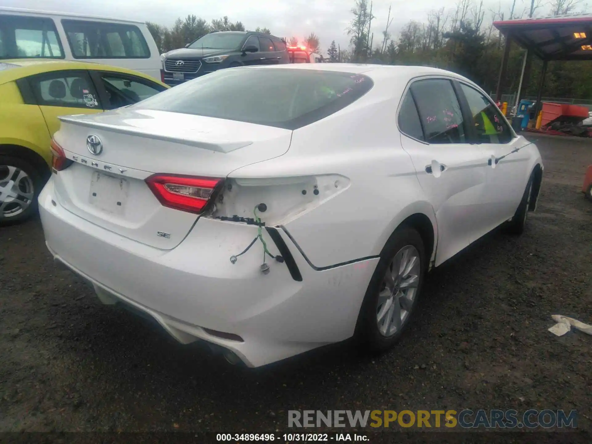 4 Photograph of a damaged car 4T1G11AK8LU381025 TOYOTA CAMRY 2020