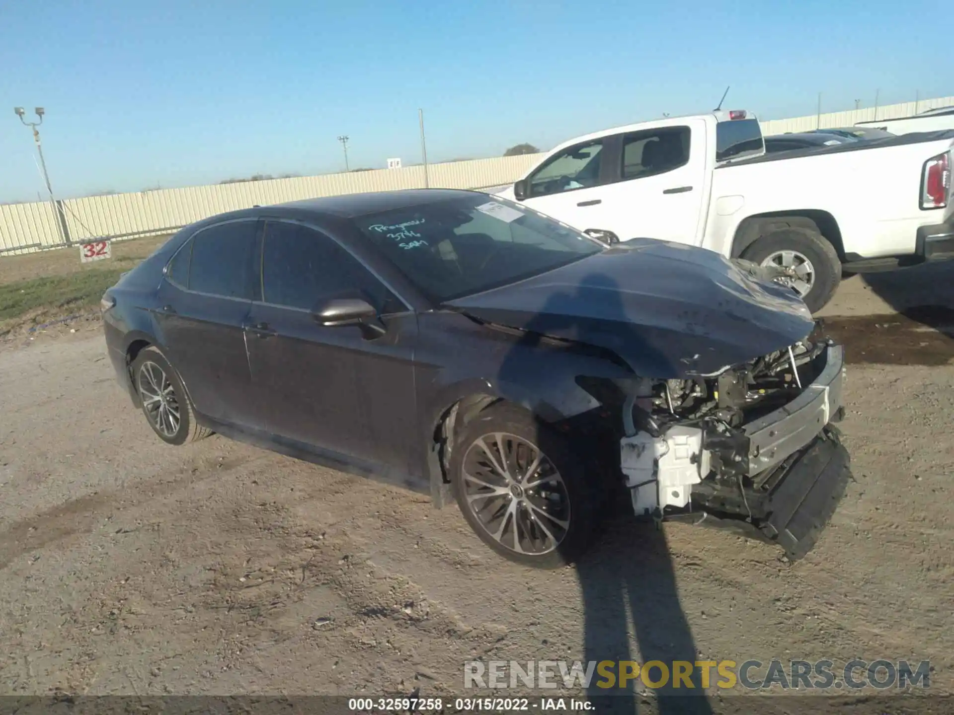 1 Photograph of a damaged car 4T1G11AK8LU390632 TOYOTA CAMRY 2020