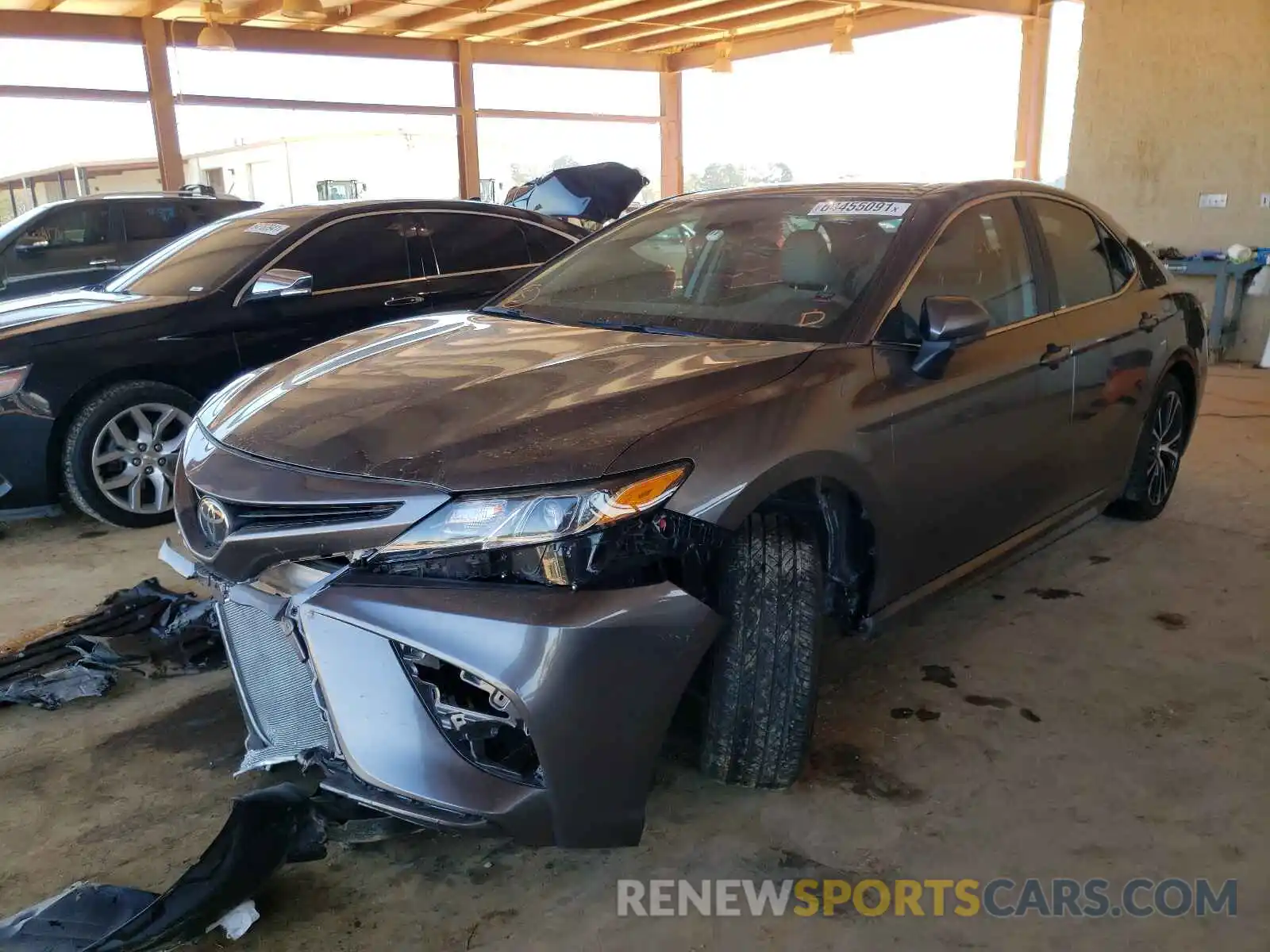 2 Photograph of a damaged car 4T1G11AK8LU501955 TOYOTA CAMRY 2020