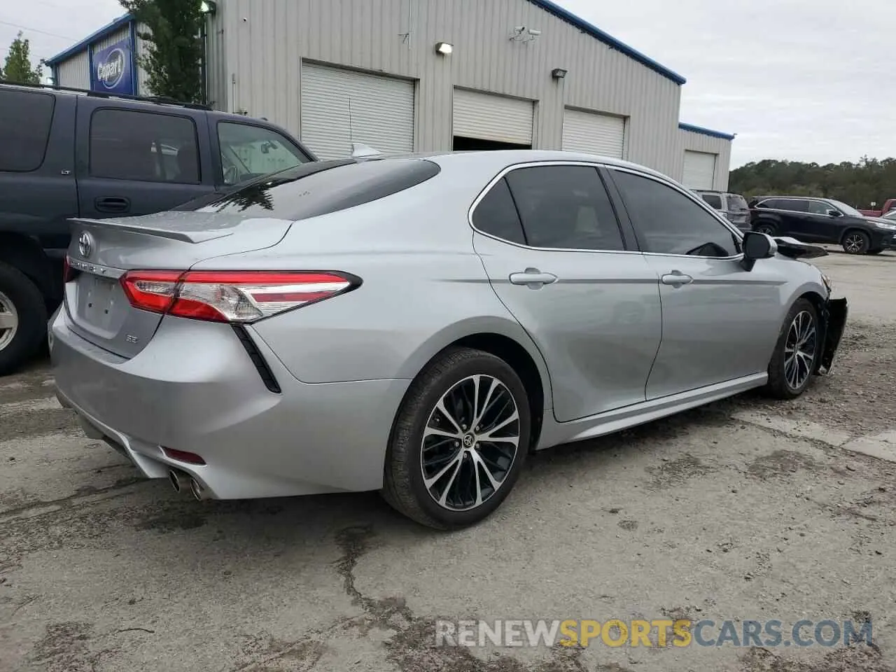 3 Photograph of a damaged car 4T1G11AK8LU505309 TOYOTA CAMRY 2020