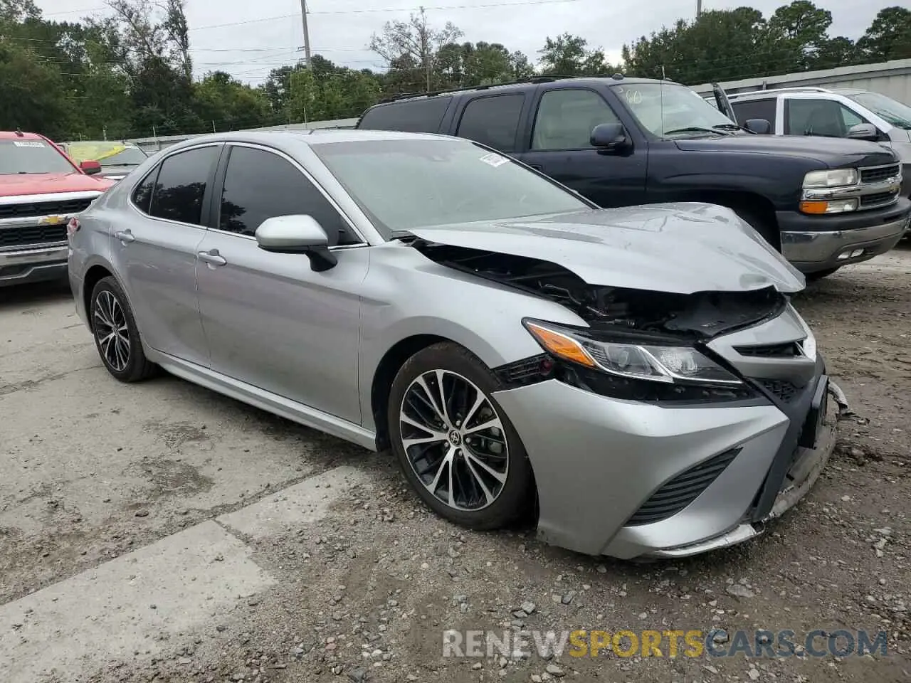 4 Photograph of a damaged car 4T1G11AK8LU505309 TOYOTA CAMRY 2020