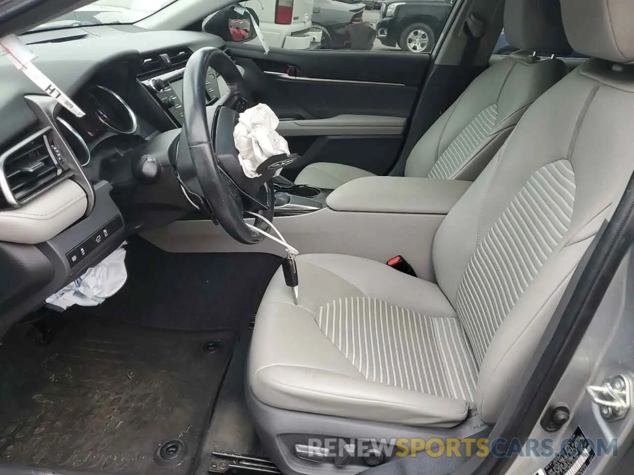 7 Photograph of a damaged car 4T1G11AK8LU505309 TOYOTA CAMRY 2020