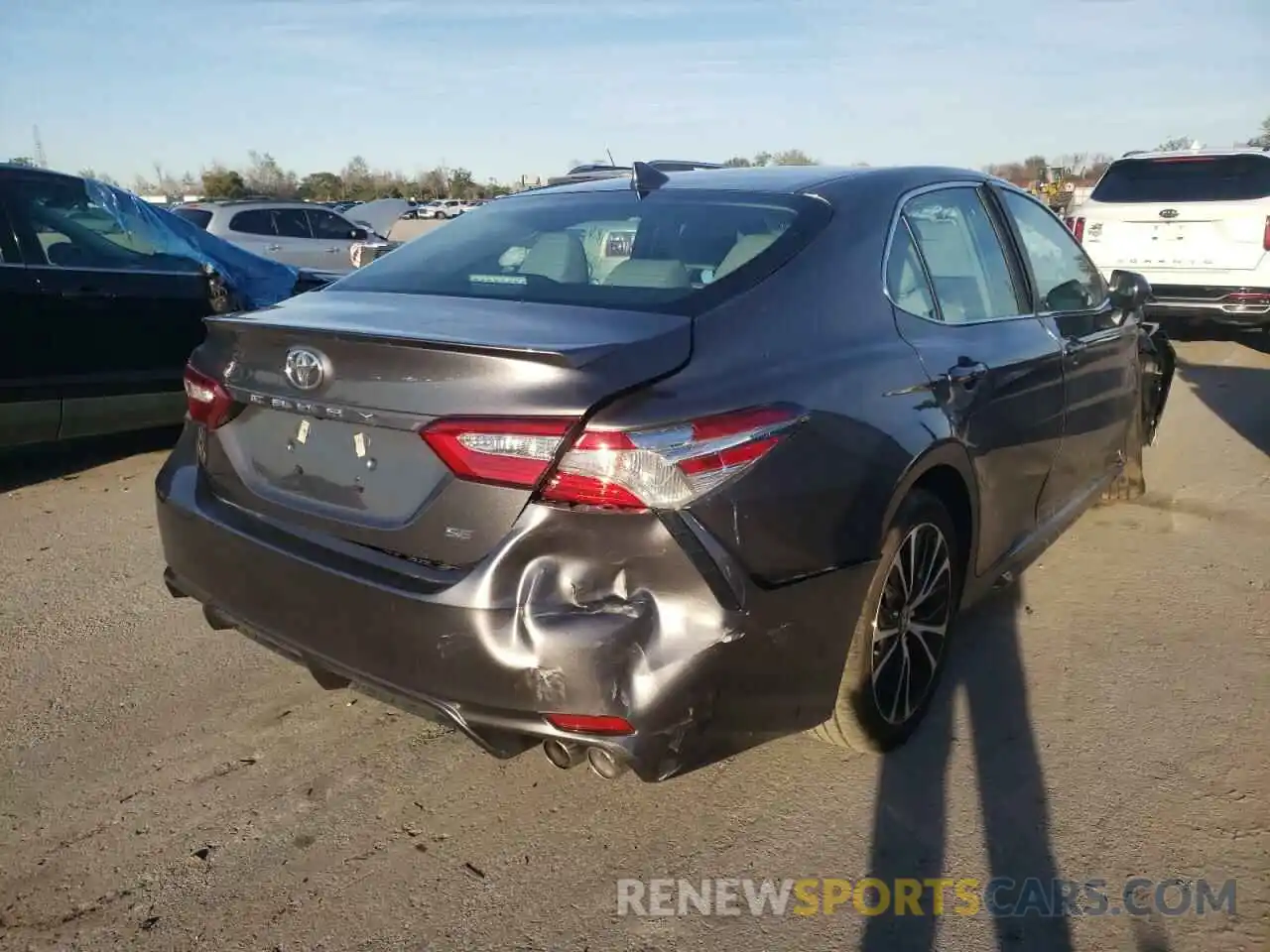 4 Photograph of a damaged car 4T1G11AK8LU508243 TOYOTA CAMRY 2020