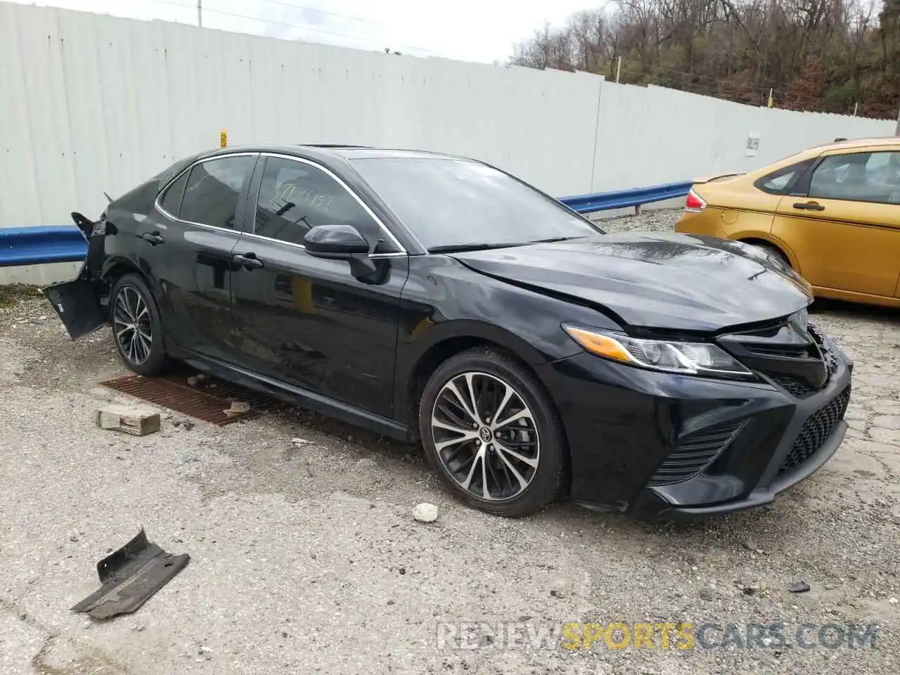 4 Photograph of a damaged car 4T1G11AK8LU872579 TOYOTA CAMRY 2020