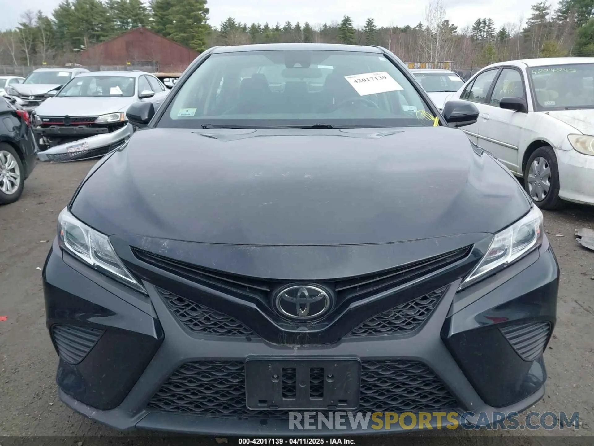 12 Photograph of a damaged car 4T1G11AK8LU883615 TOYOTA CAMRY 2020