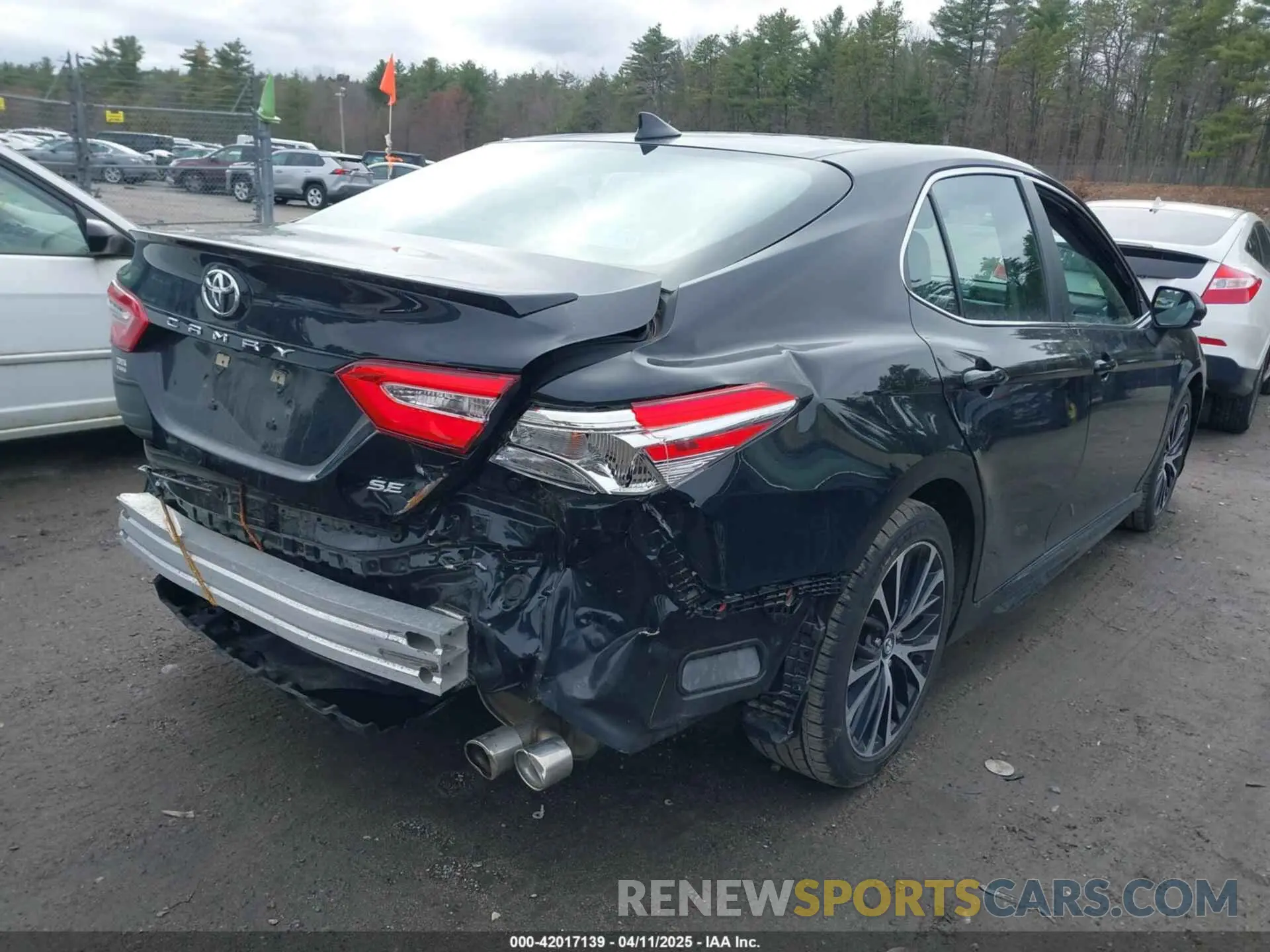 4 Photograph of a damaged car 4T1G11AK8LU883615 TOYOTA CAMRY 2020
