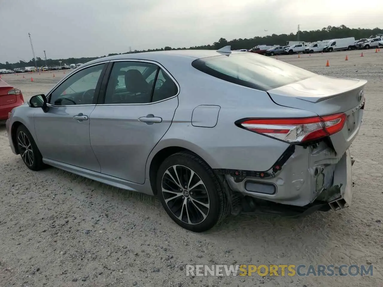 2 Photograph of a damaged car 4T1G11AK8LU886871 TOYOTA CAMRY 2020