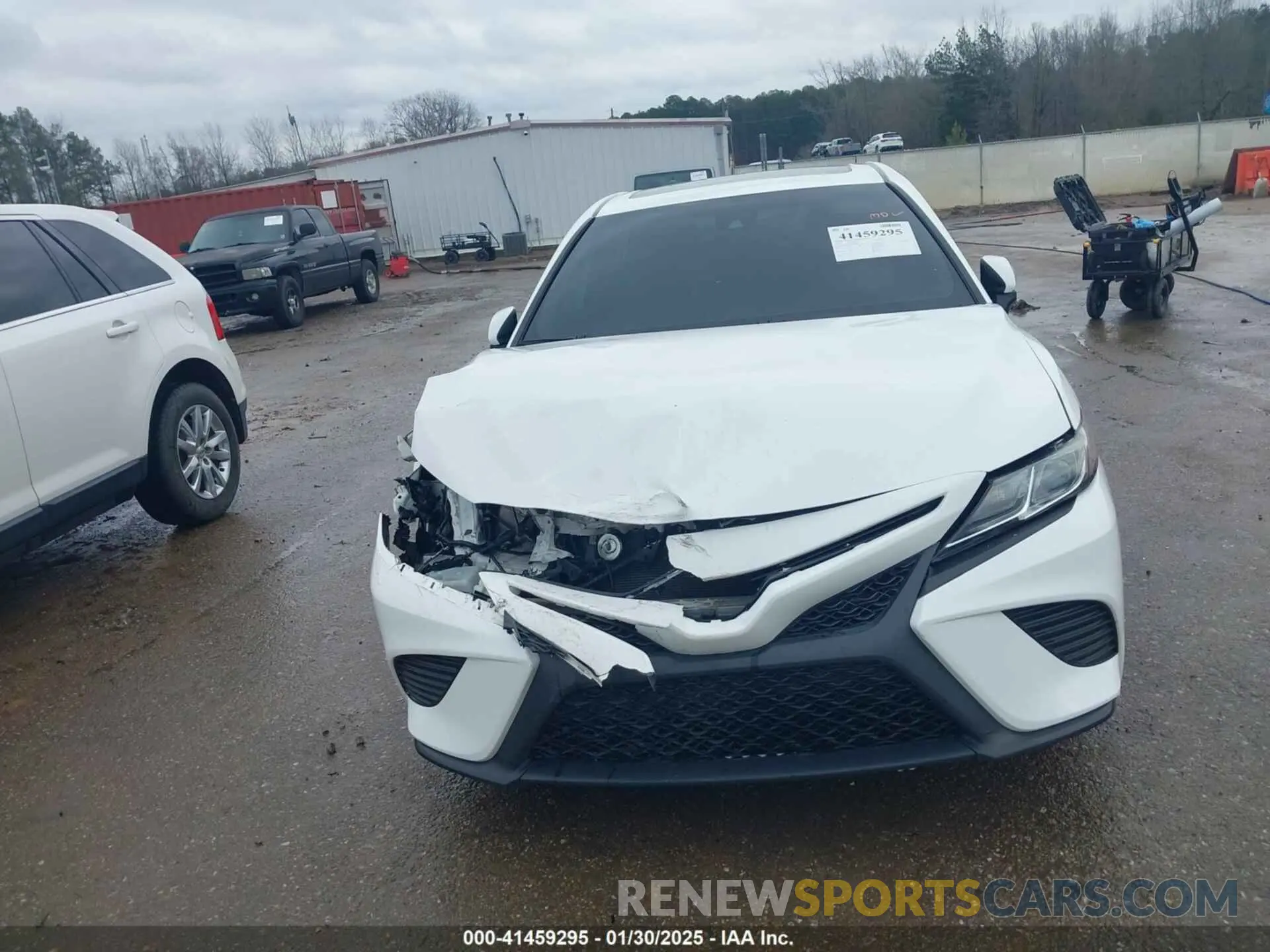 6 Photograph of a damaged car 4T1G11AK8LU888264 TOYOTA CAMRY 2020