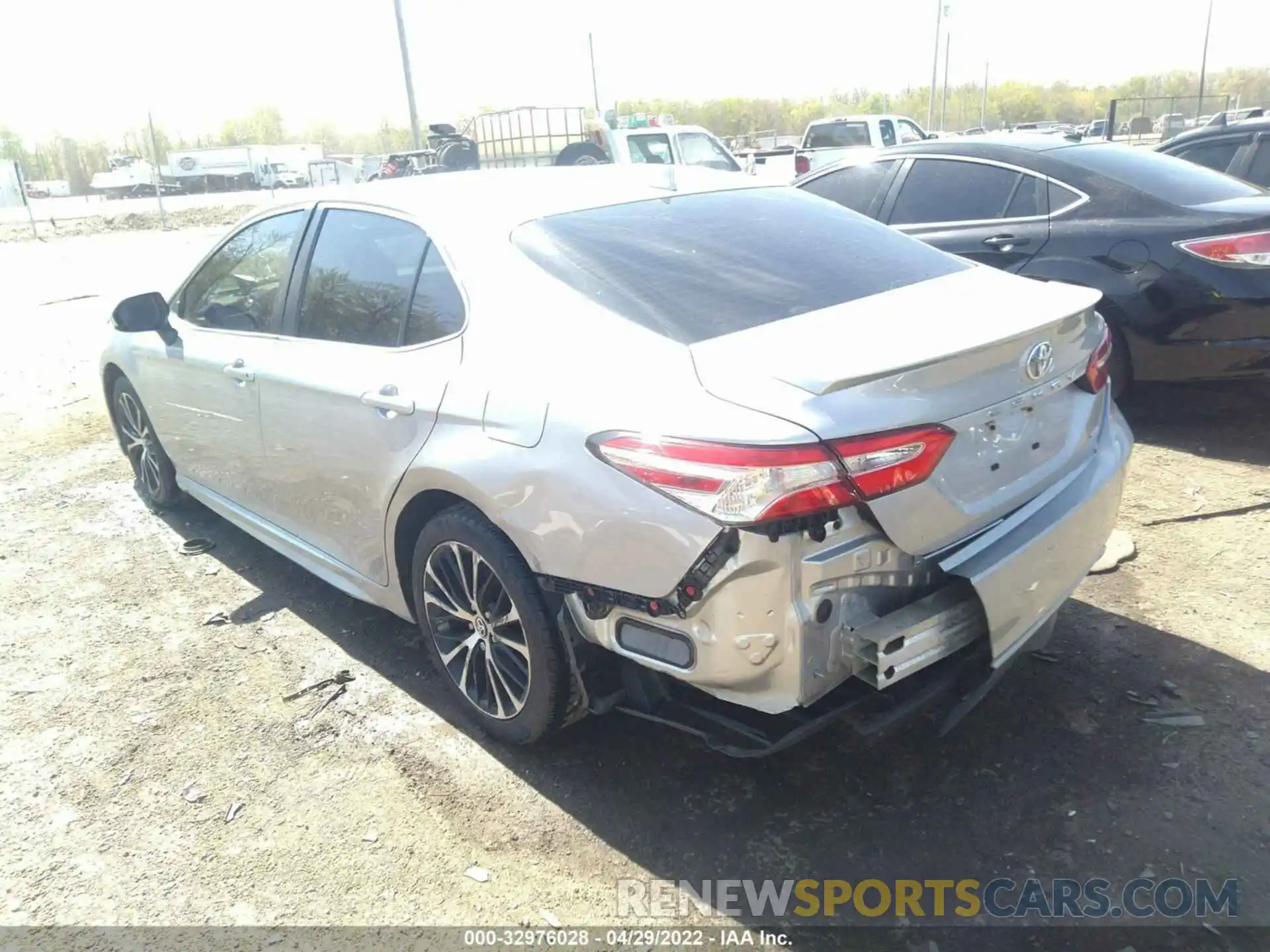 6 Photograph of a damaged car 4T1G11AK8LU890693 TOYOTA CAMRY 2020