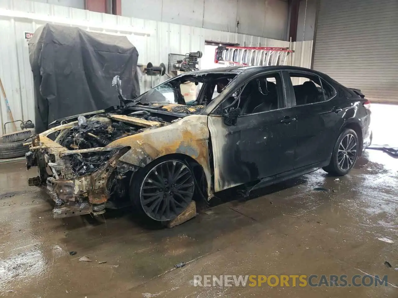 1 Photograph of a damaged car 4T1G11AK8LU893089 TOYOTA CAMRY 2020