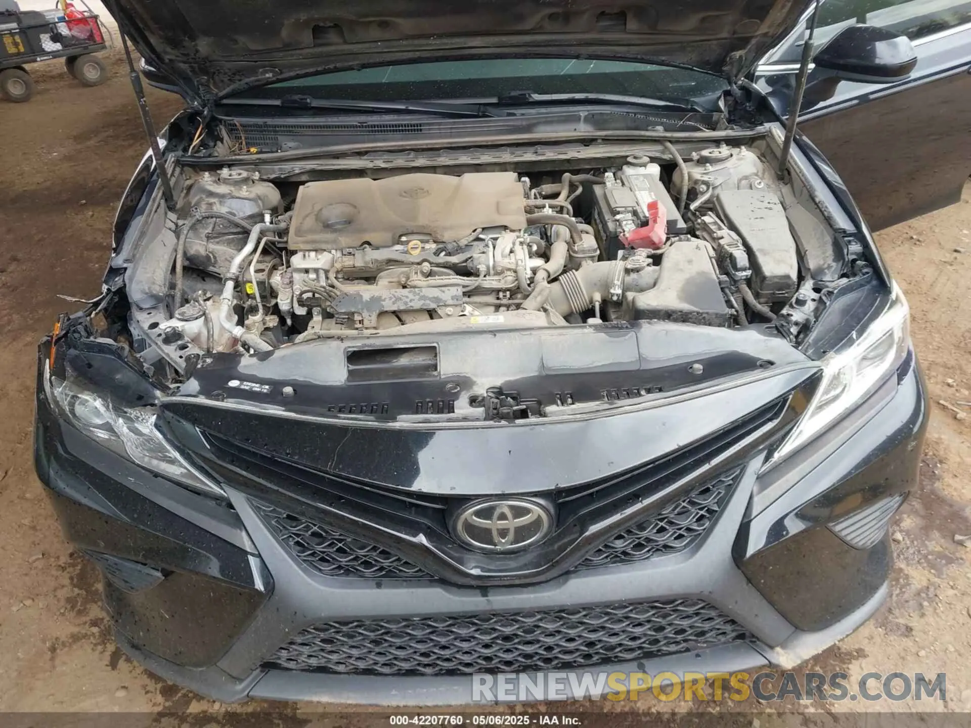 10 Photograph of a damaged car 4T1G11AK8LU896395 TOYOTA CAMRY 2020