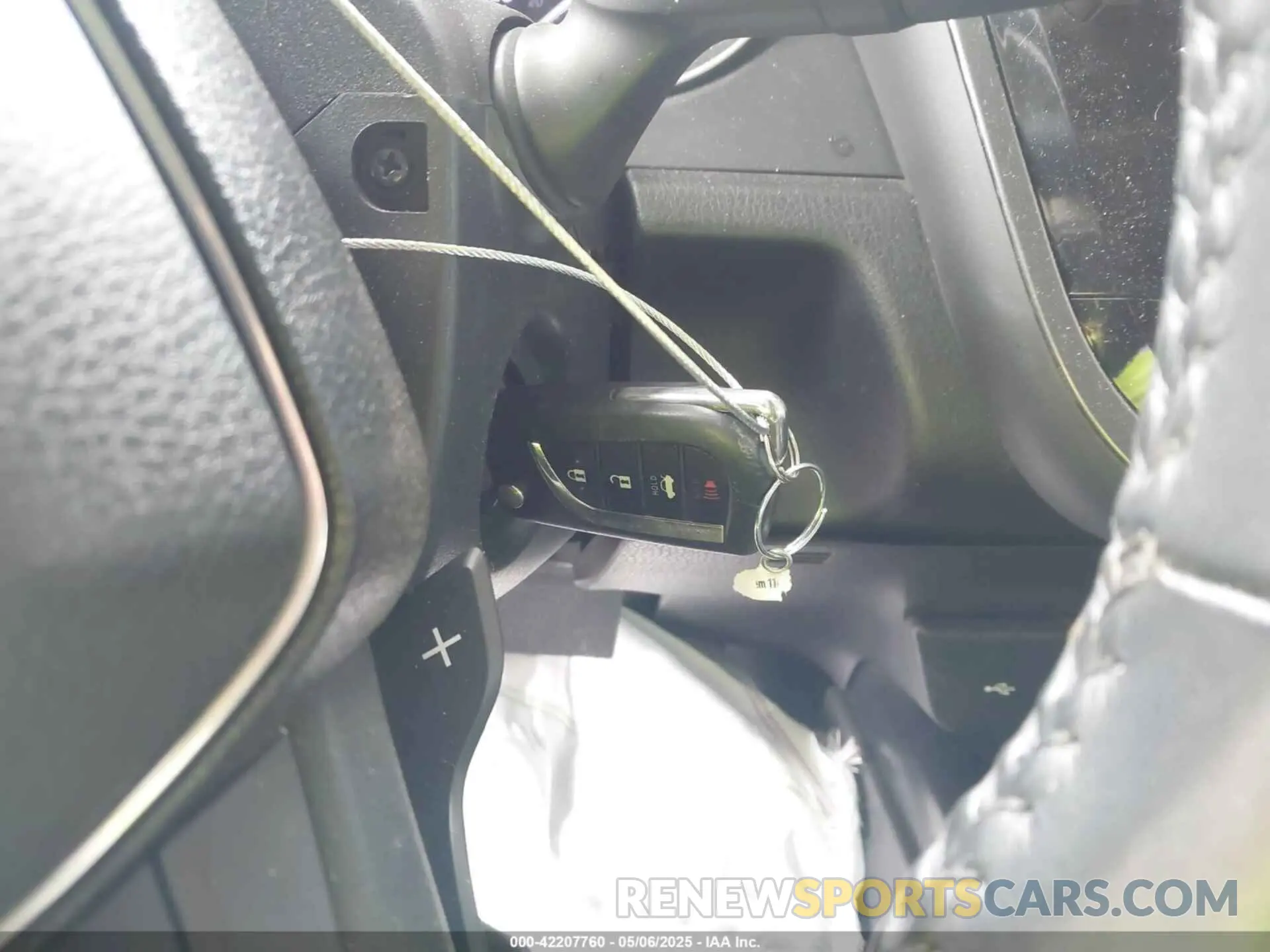 11 Photograph of a damaged car 4T1G11AK8LU896395 TOYOTA CAMRY 2020