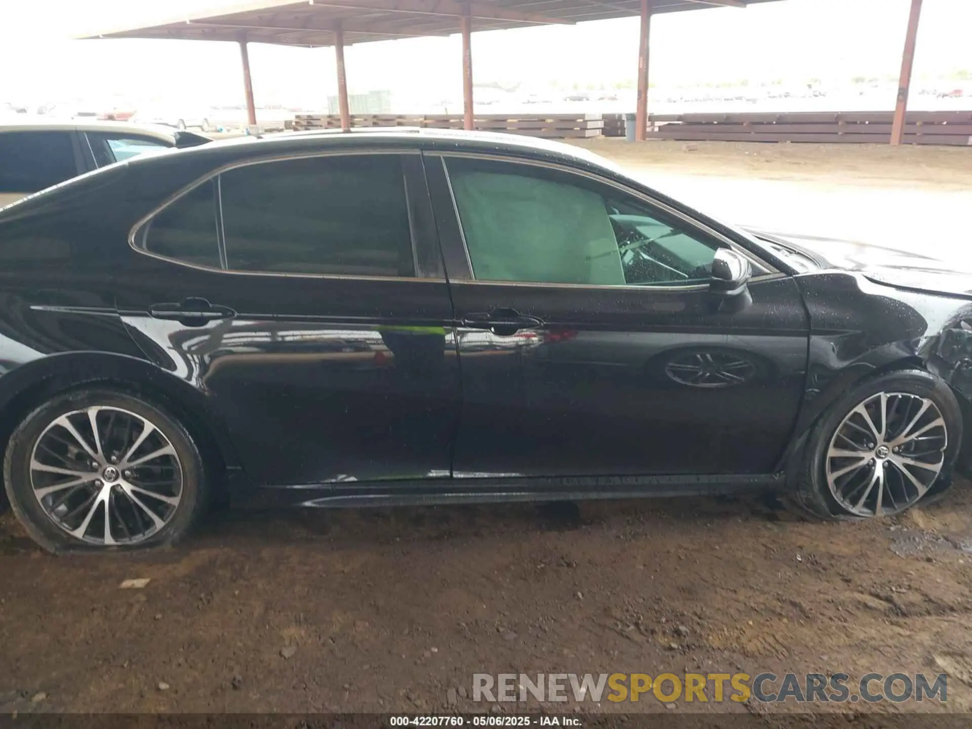 13 Photograph of a damaged car 4T1G11AK8LU896395 TOYOTA CAMRY 2020