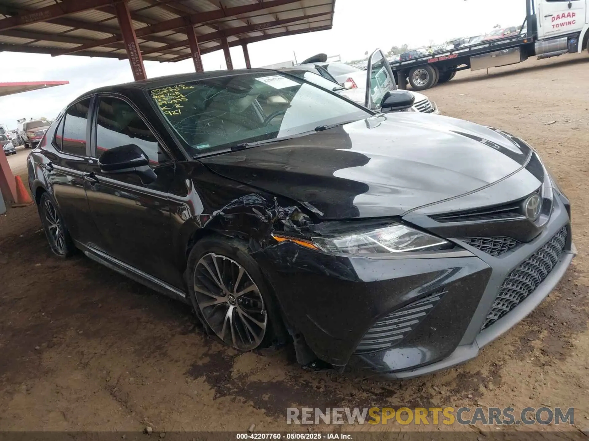 6 Photograph of a damaged car 4T1G11AK8LU896395 TOYOTA CAMRY 2020