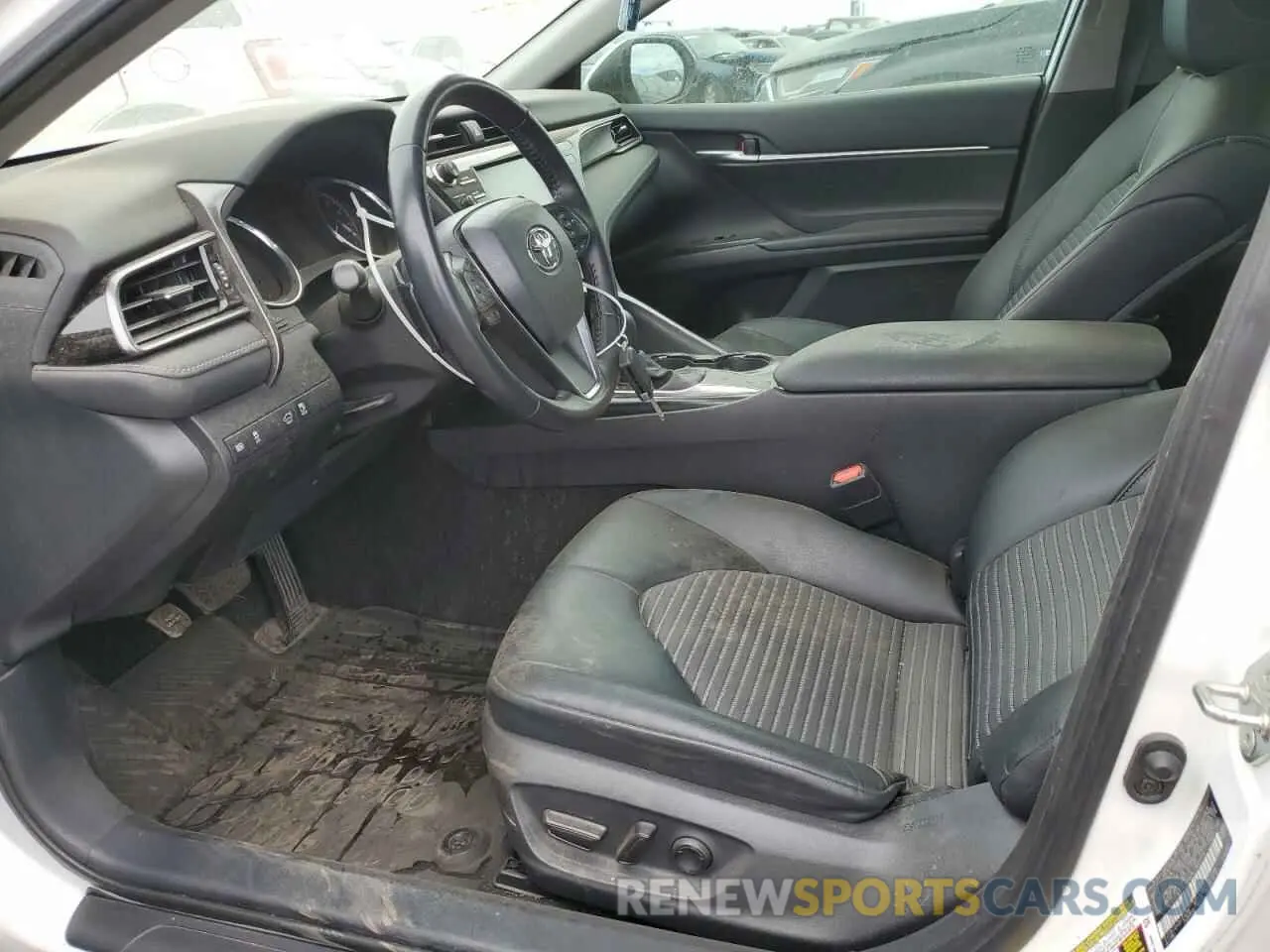 7 Photograph of a damaged car 4T1G11AK8LU897076 TOYOTA CAMRY 2020