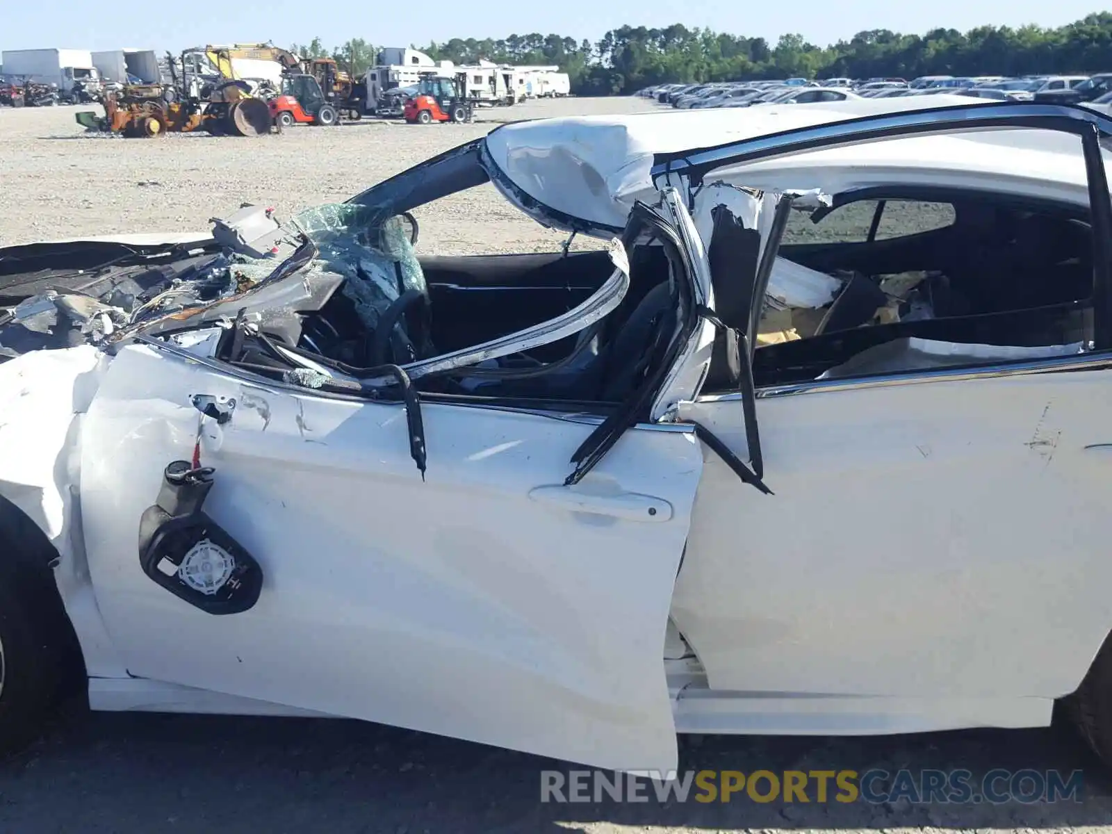 10 Photograph of a damaged car 4T1G11AK8LU904415 TOYOTA CAMRY 2020