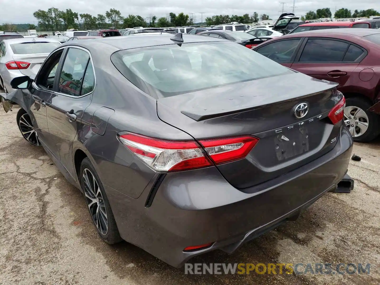 3 Photograph of a damaged car 4T1G11AK8LU921537 TOYOTA CAMRY 2020