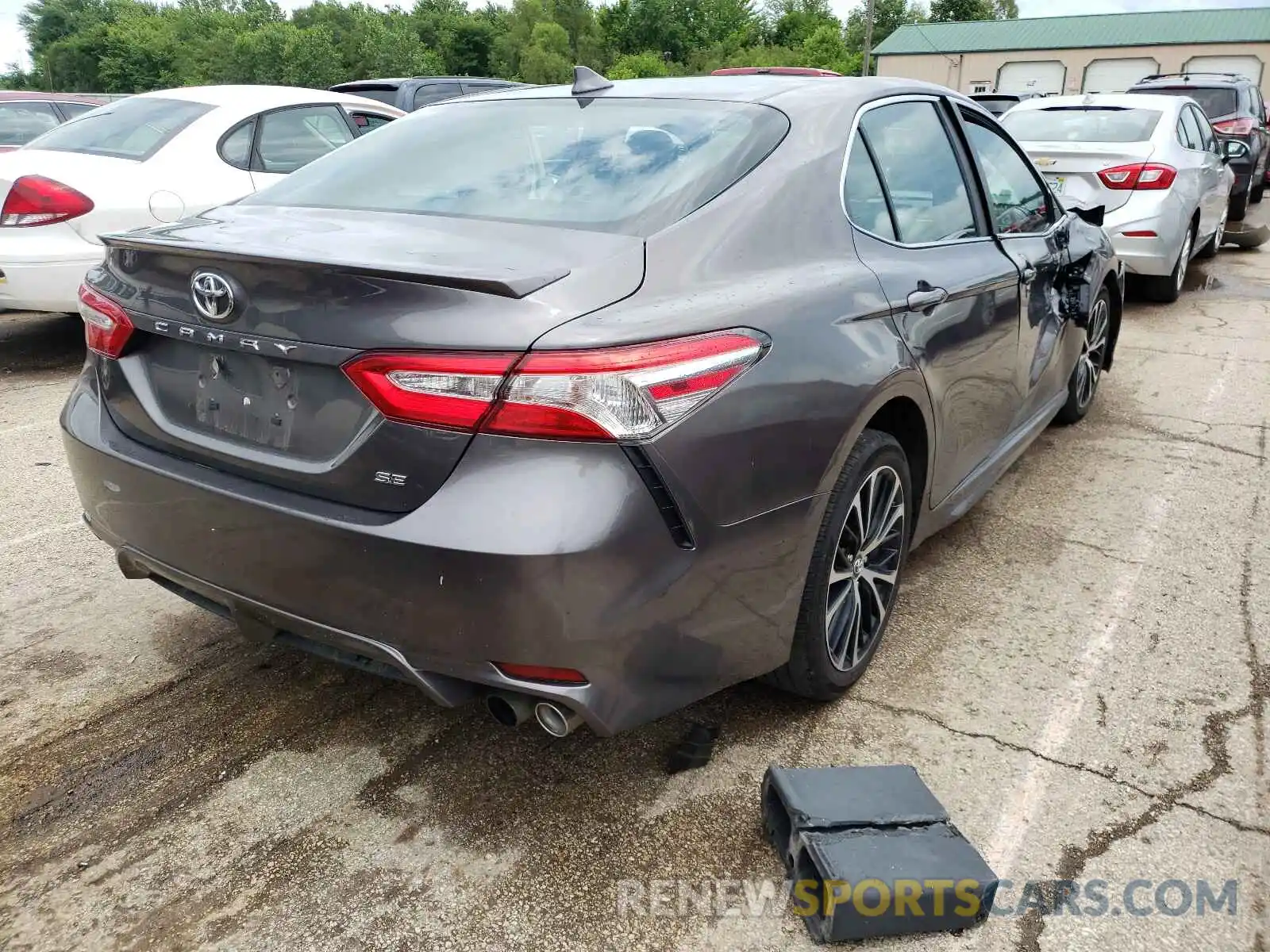 4 Photograph of a damaged car 4T1G11AK8LU921537 TOYOTA CAMRY 2020