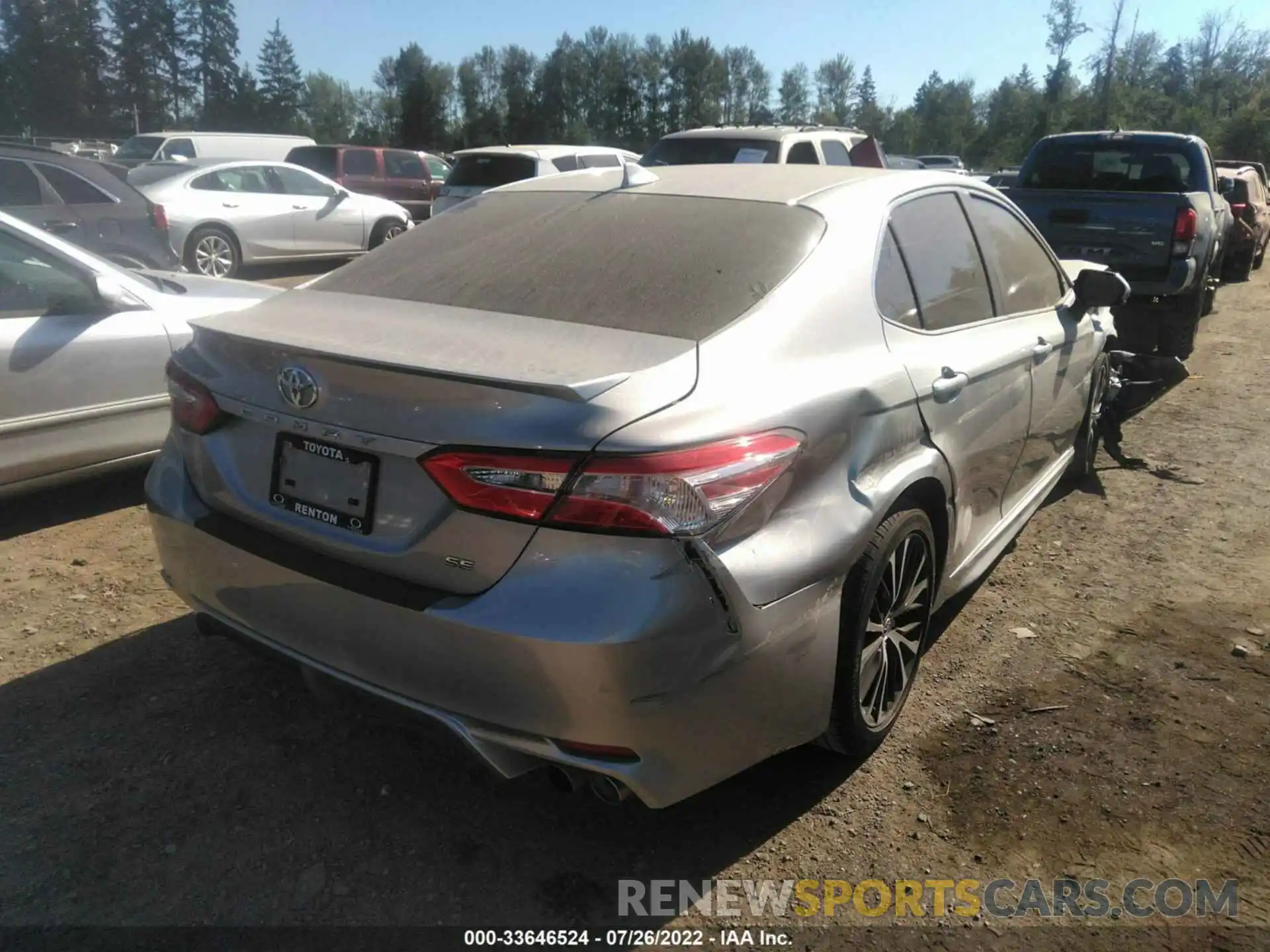 4 Photograph of a damaged car 4T1G11AK8LU922185 TOYOTA CAMRY 2020